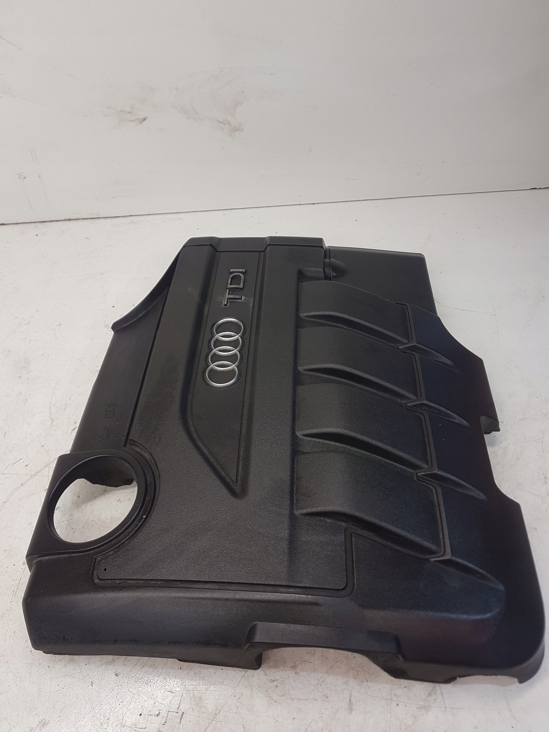 fedél motorfedél AUDI A3 8P 03L103925AN