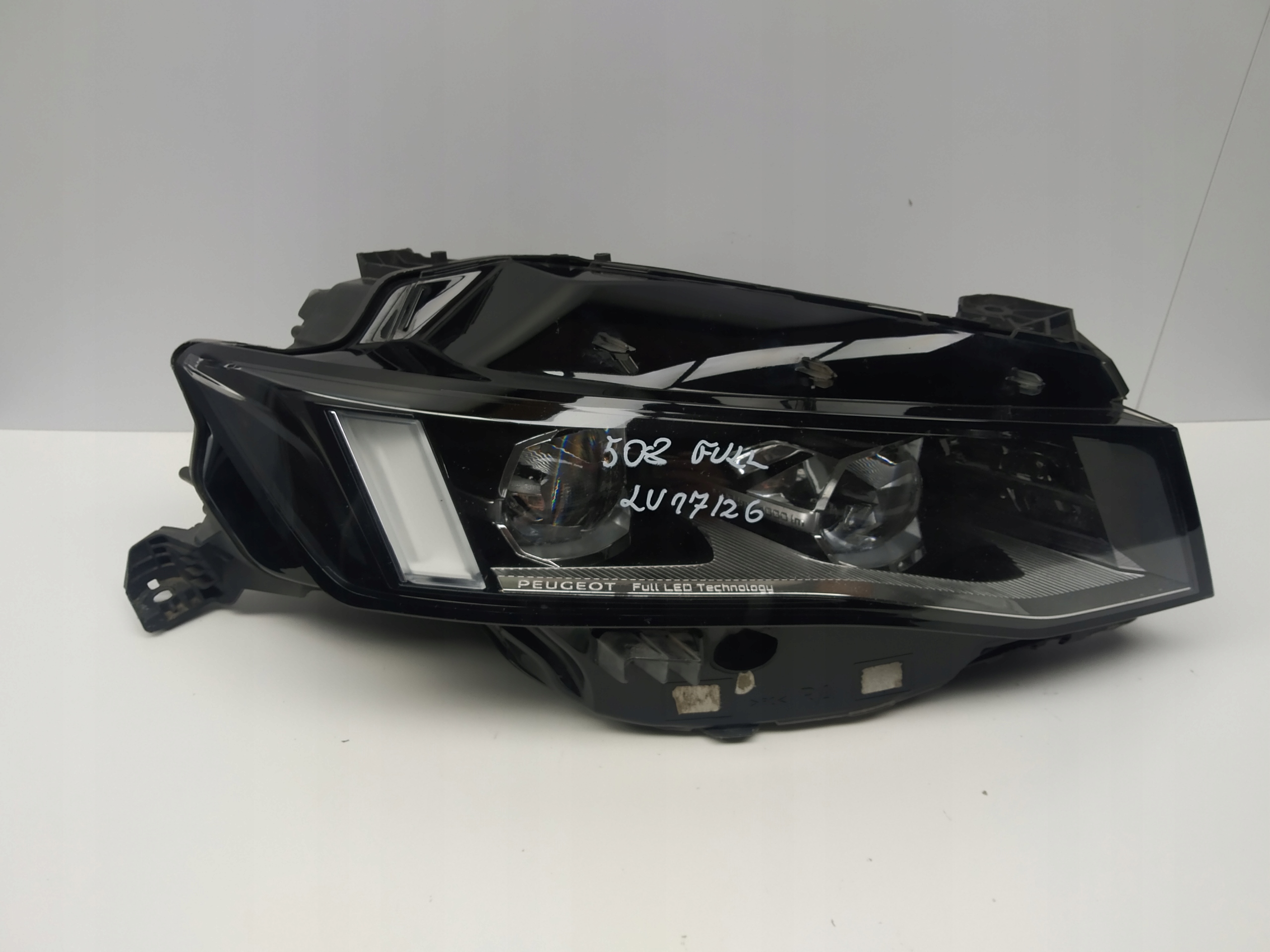 2018r - Peugeot 508 II reflektor light front right Full Led OM 9839014080