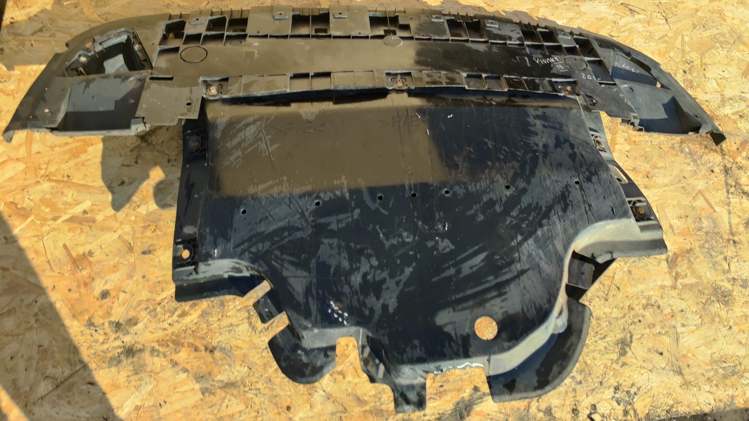 TRAFIC III VIVARO B cover cover below bumper engine