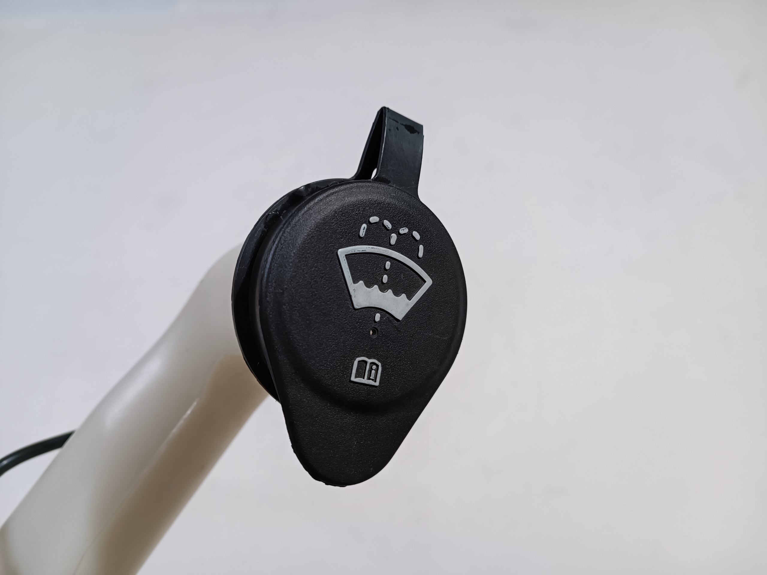 бачок омывателя жидкости насос CORVETTE C6