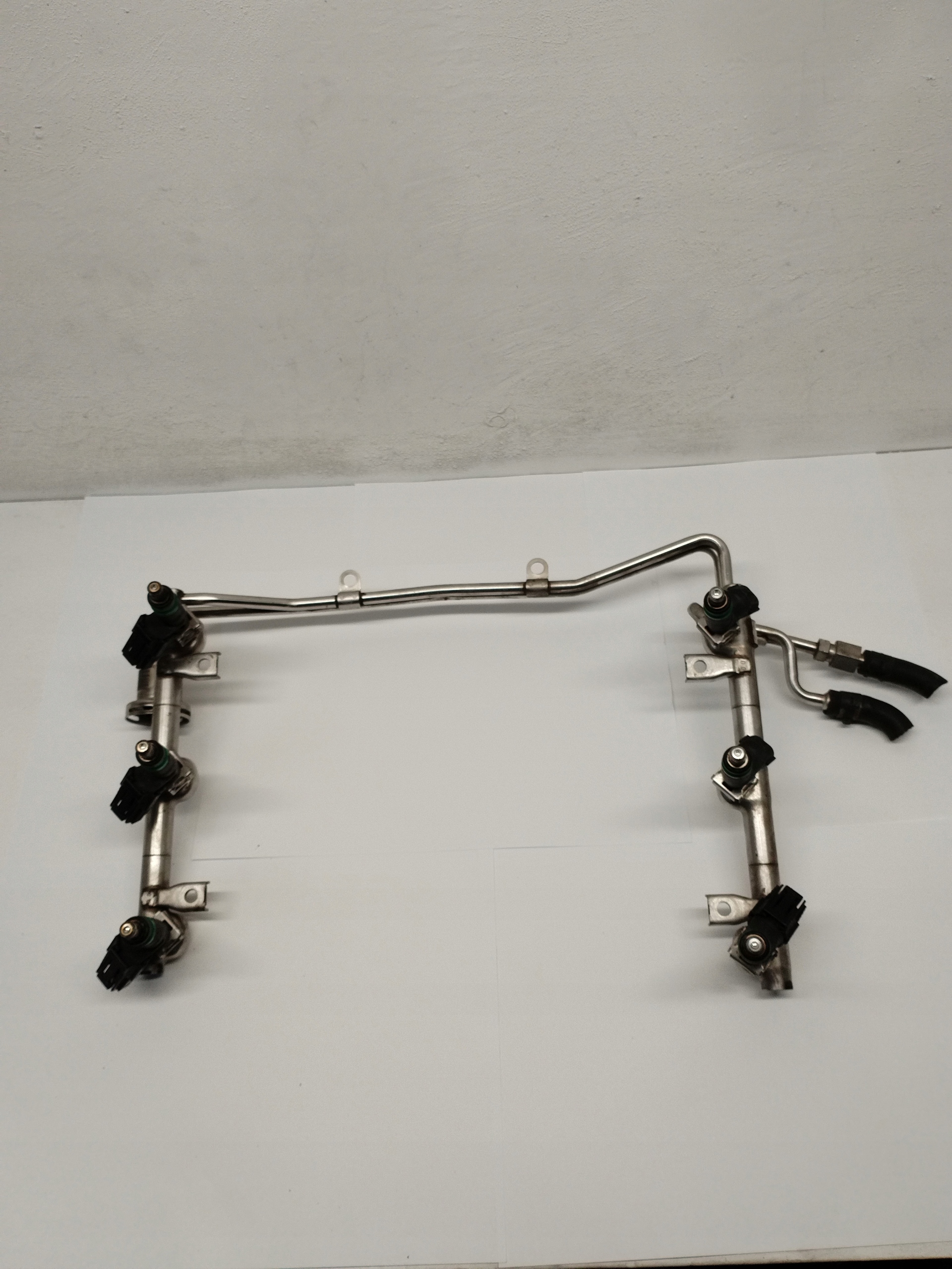 Rampe injection z wtryskami Audi A6C5 3.0B 06C133681J