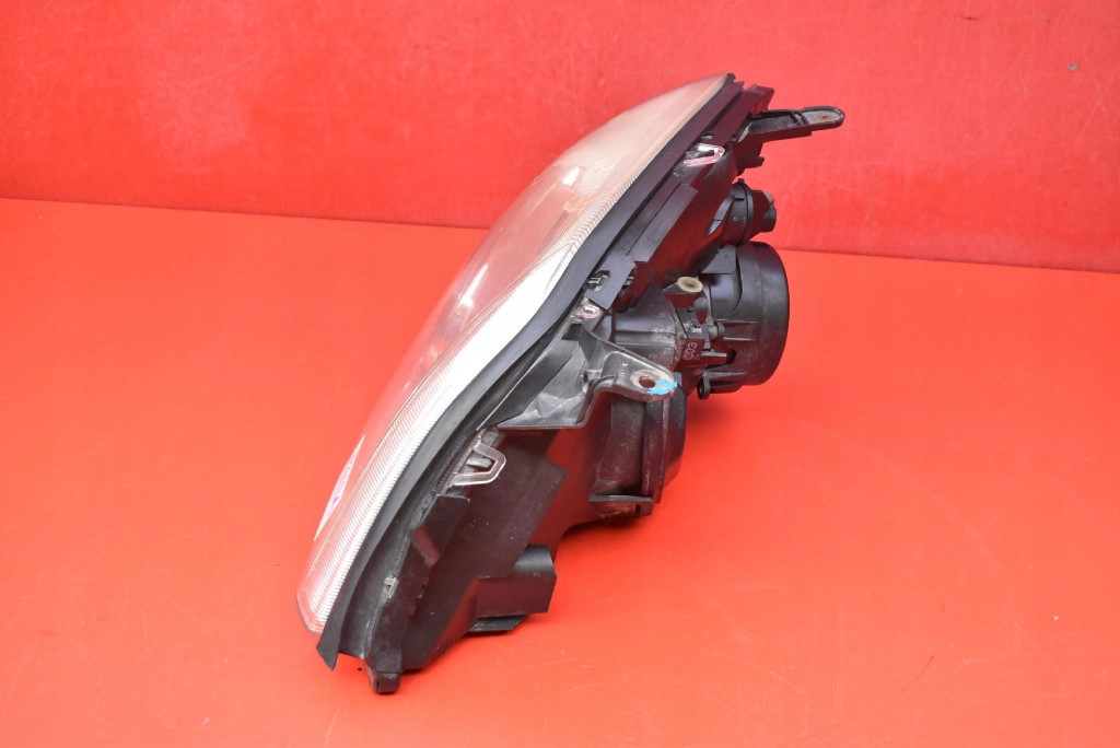 REFLEKTOR right light front lens XENON EU 155888-00 OPEL VECTRA C 02-05