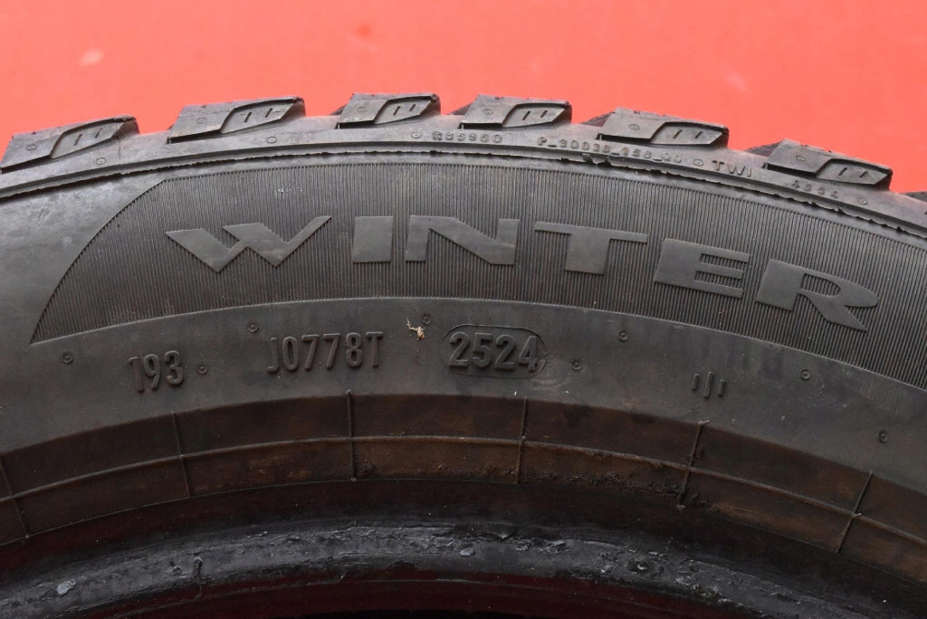 tyre tyres 2 SZT PIRELLI ZIMA 215/55/17 24R