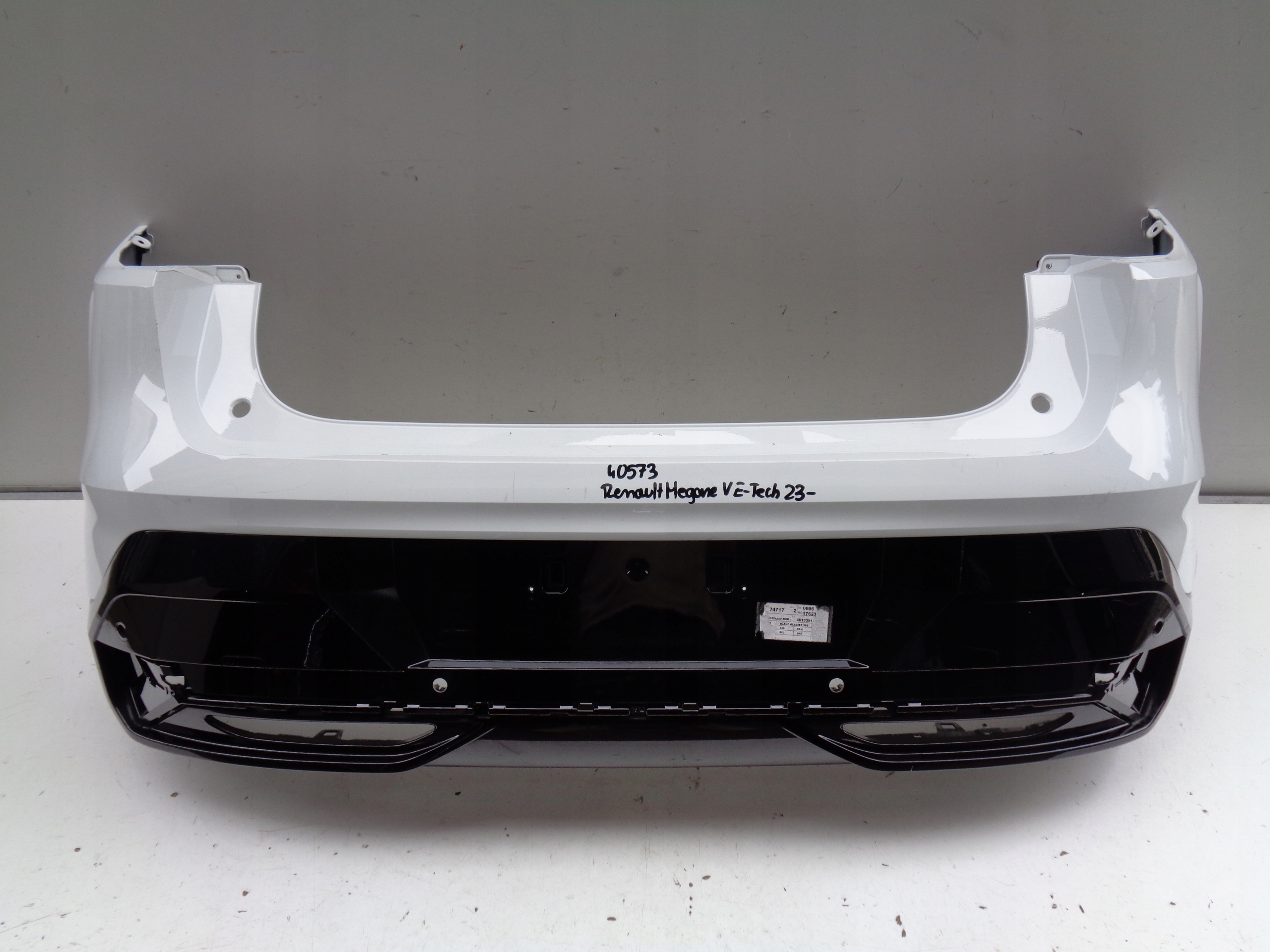 Paraurti posteriore RENAULT MEGANE V E-TECH 23- NR 40573
