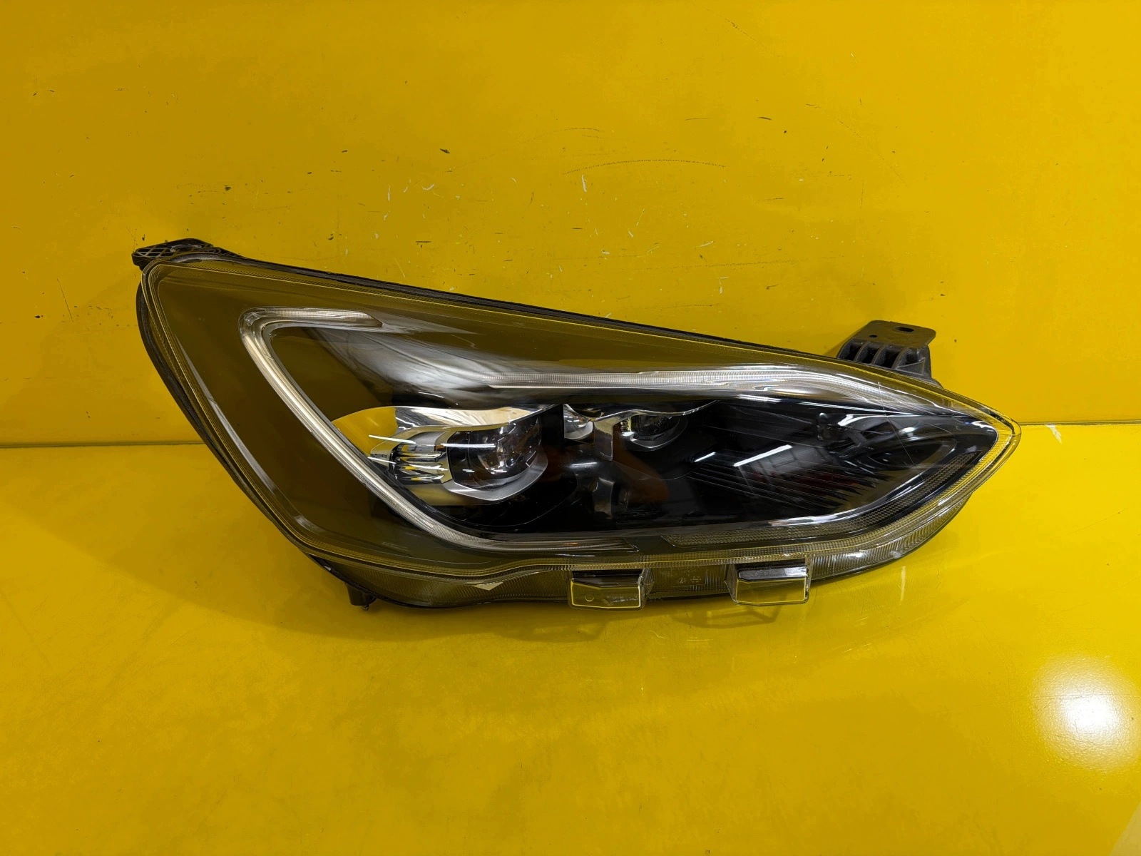 light right Ford Focus MK4 4 IV 18-22 Full Led JX7B-13E016-CE