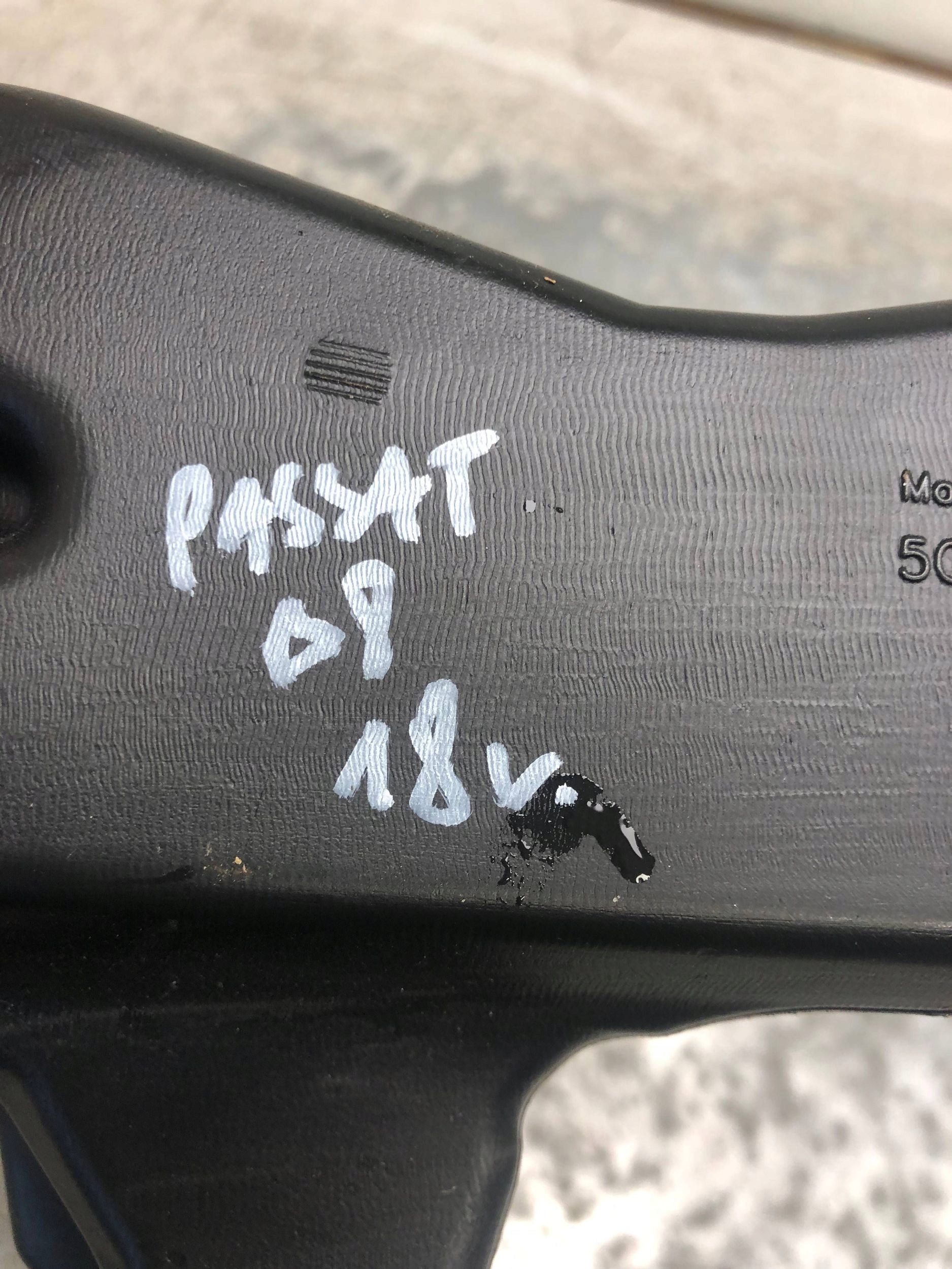 drain air VW PASSAT B8 5G1819152A