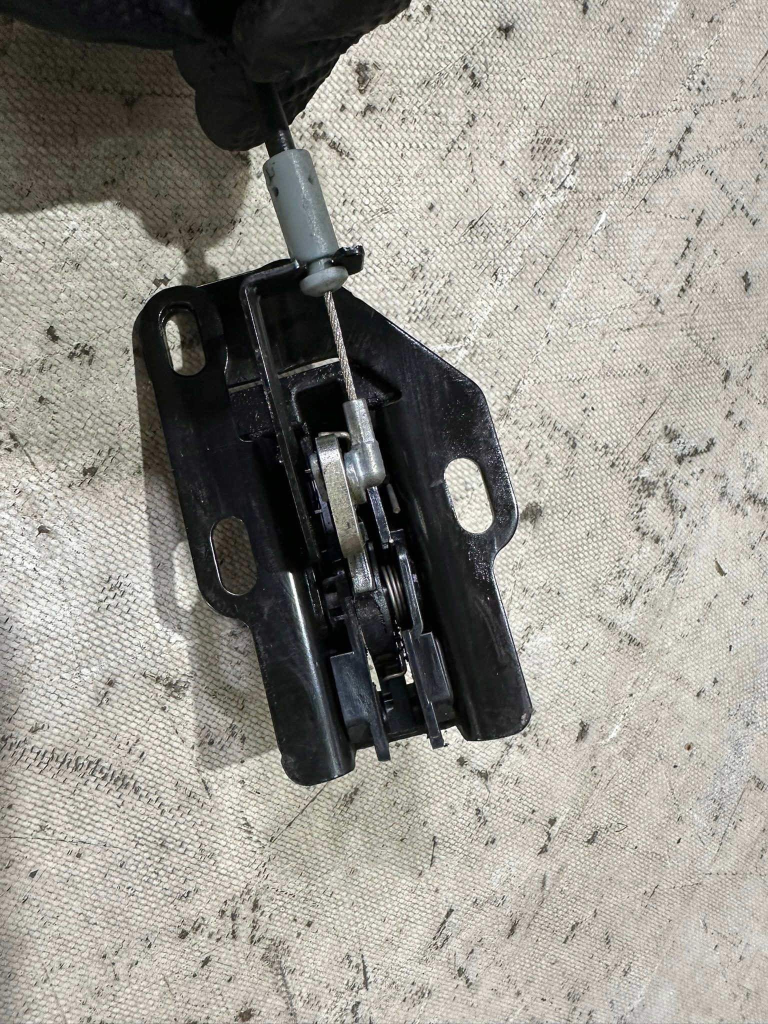 lock door right rear part CITROEN BERLINGO II 2008R.