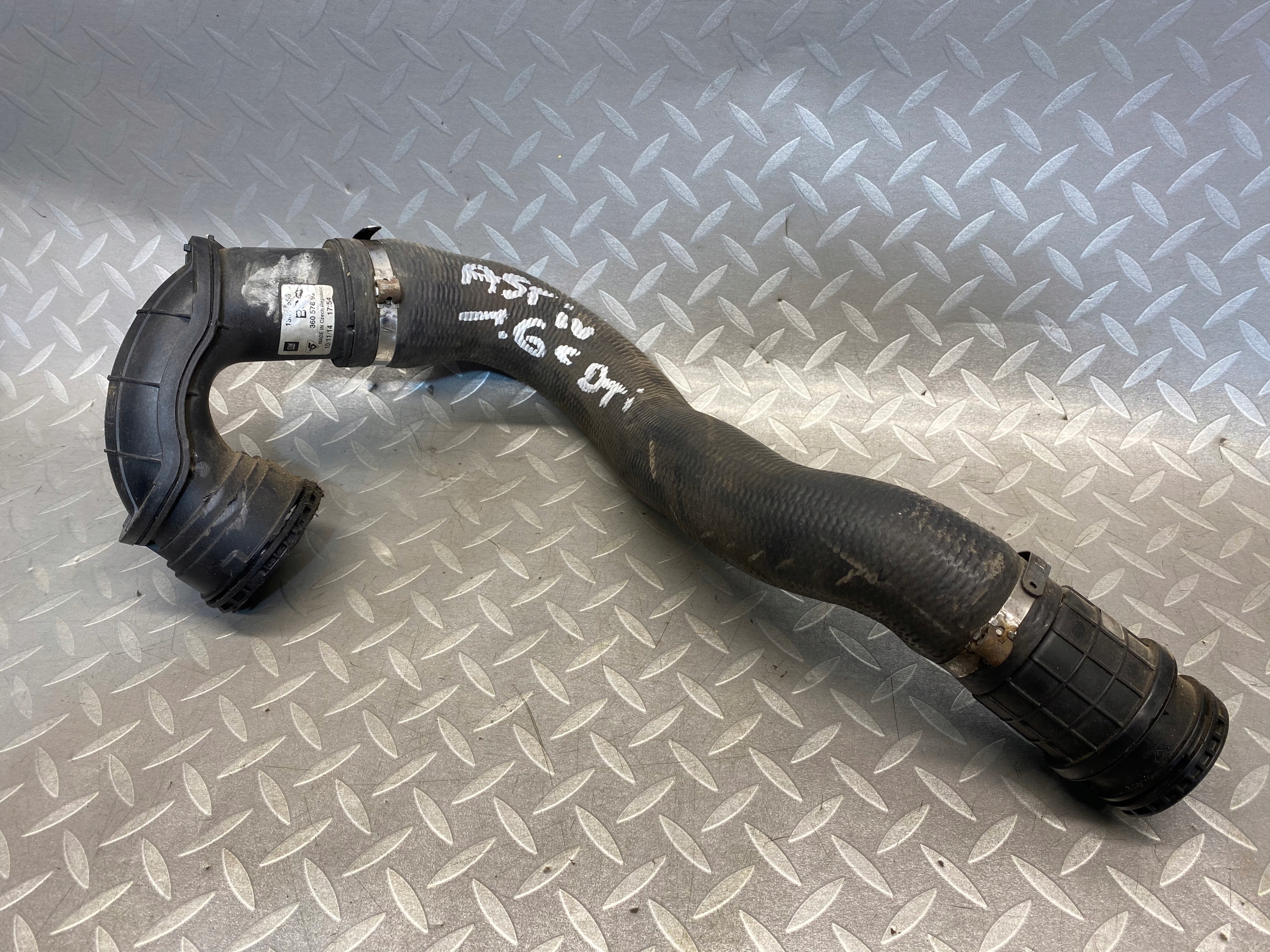 13345556 - ШЛАНГ ДЛЯ ИНТЕРКУЛЕРА ASTRA IV J 1.6 CDTI