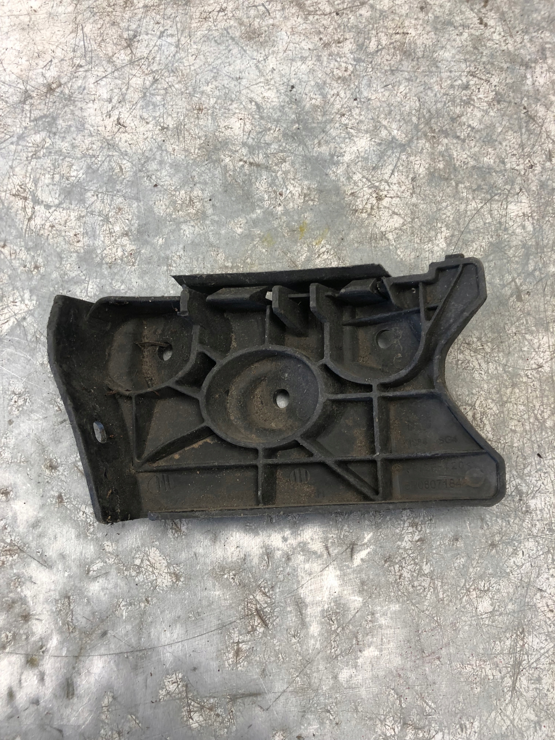 bumper bracket right front SEAT ALTEA 5P0807184A