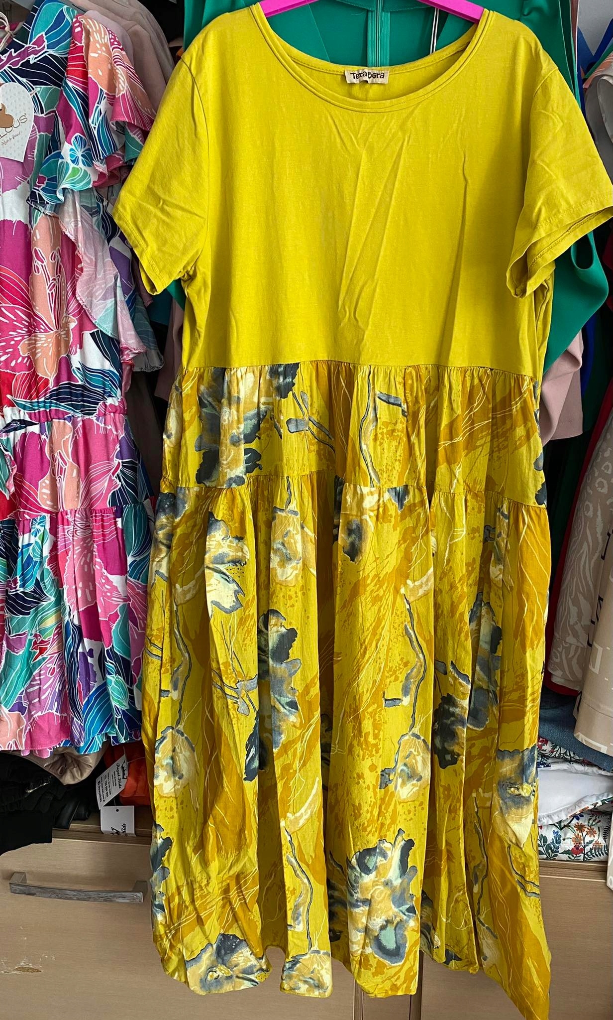 Šaty Žlutá s květinami Letní módní Velikost univerzální