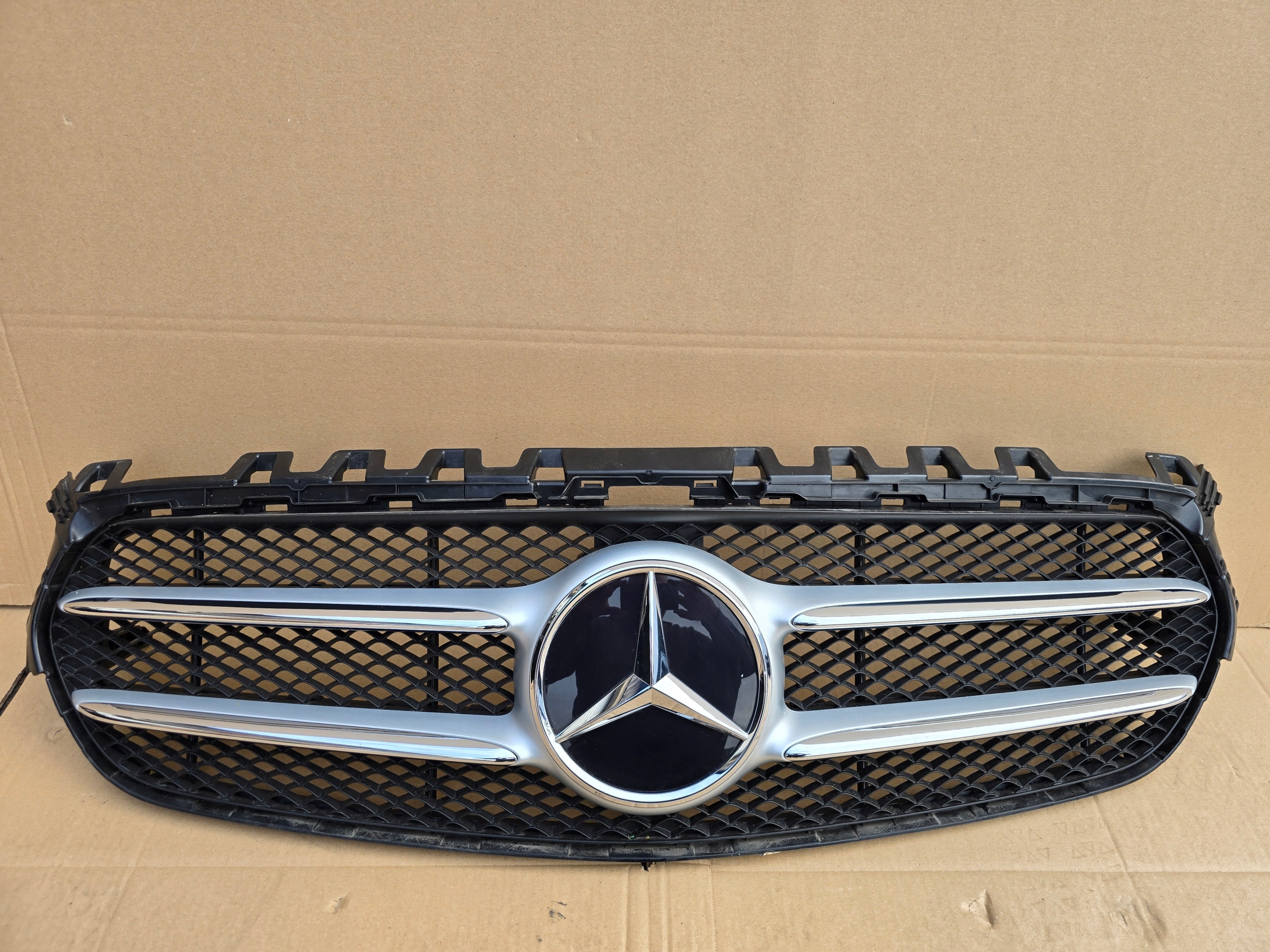 Mercedes-Benz B-Klasse W247 Kühlergrill FRONTGRILL Kühlergitter A2478885700 - Thumbnail 1