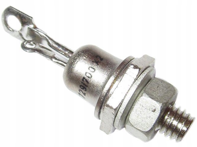 Triak KT729/700 700V/10A TO64