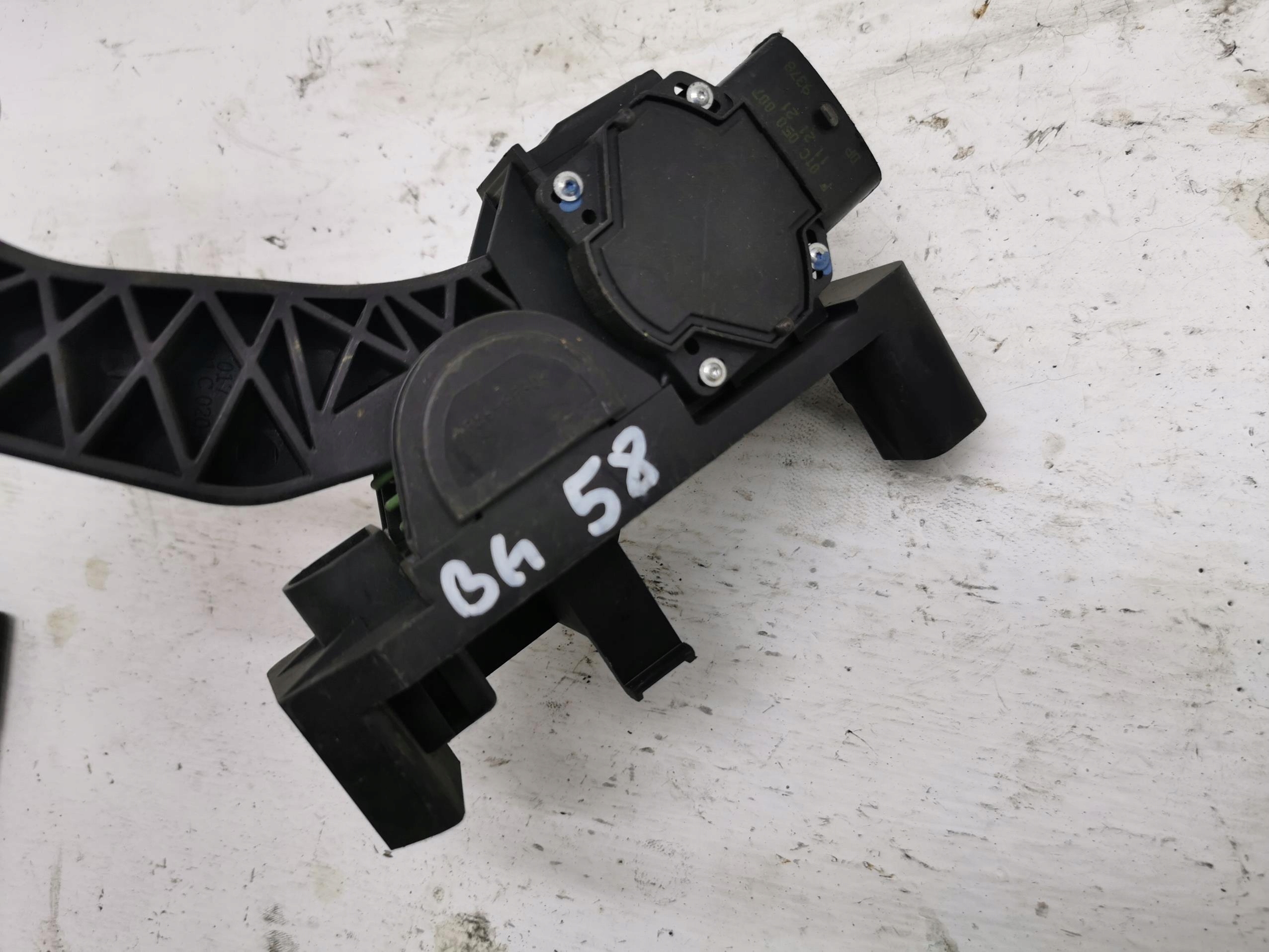 potentiometer Gas IVECO DAILY 2.3 HPI 504061735