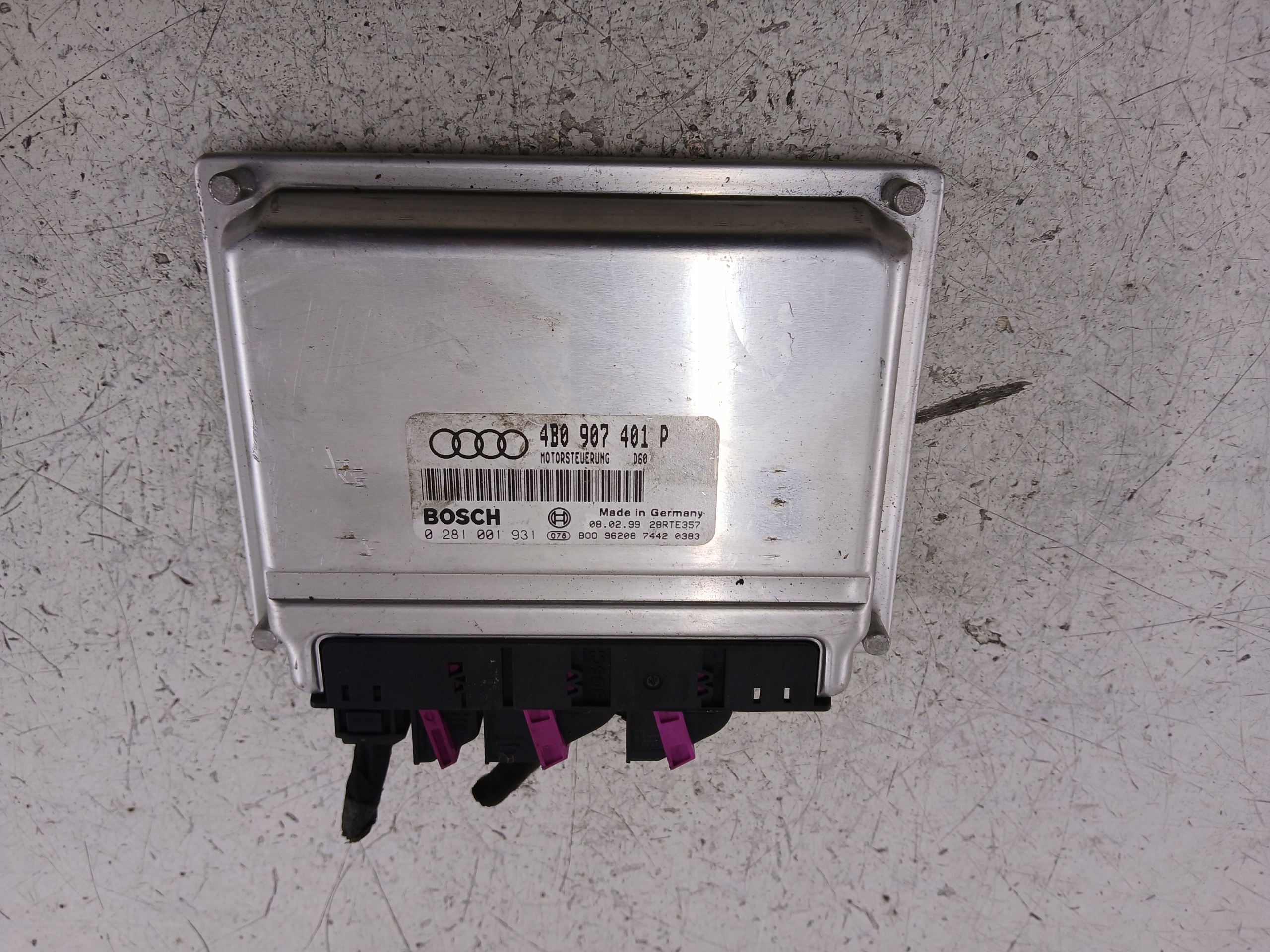 AUDI A6 C5 2.5 TDI control unit of the engine 4B0907401P