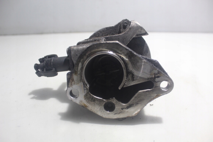 насос вакум renault CLIO III 1.5