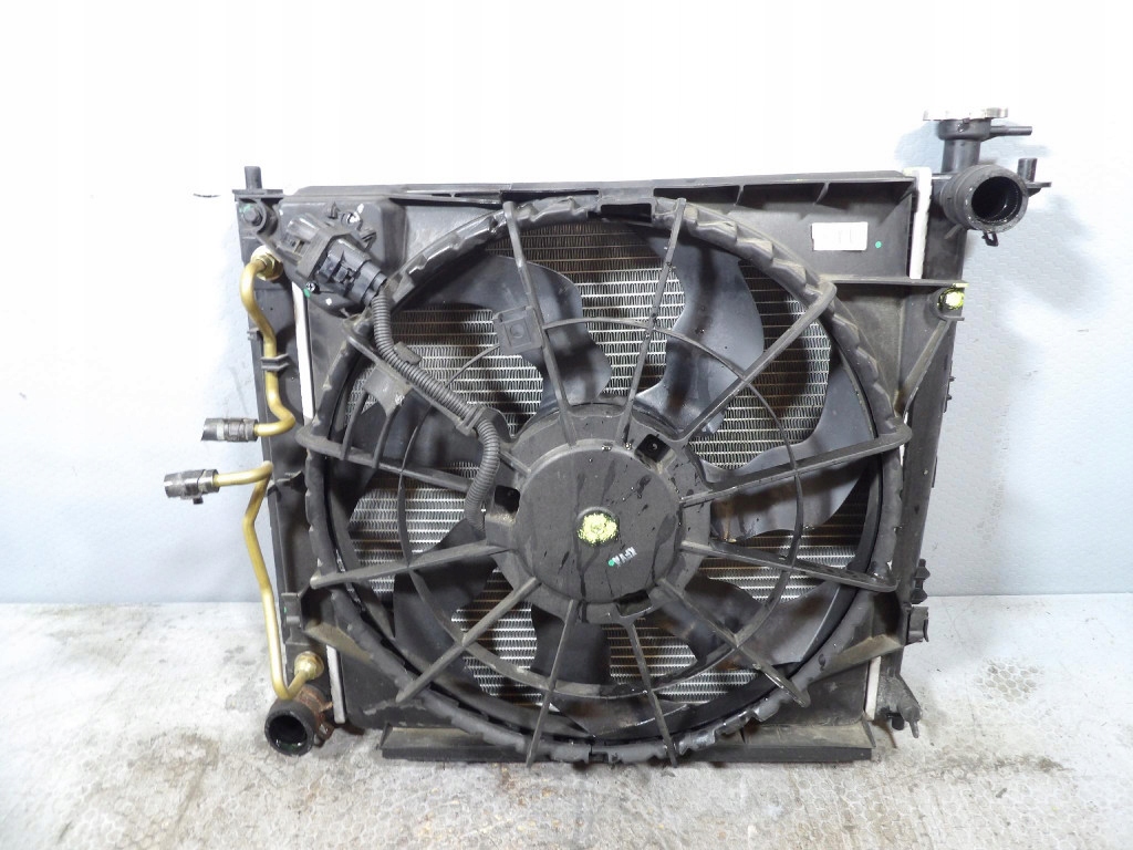 HYUNDAI IX35 2.0DCI AUTOMAT chladič vody ventilátor