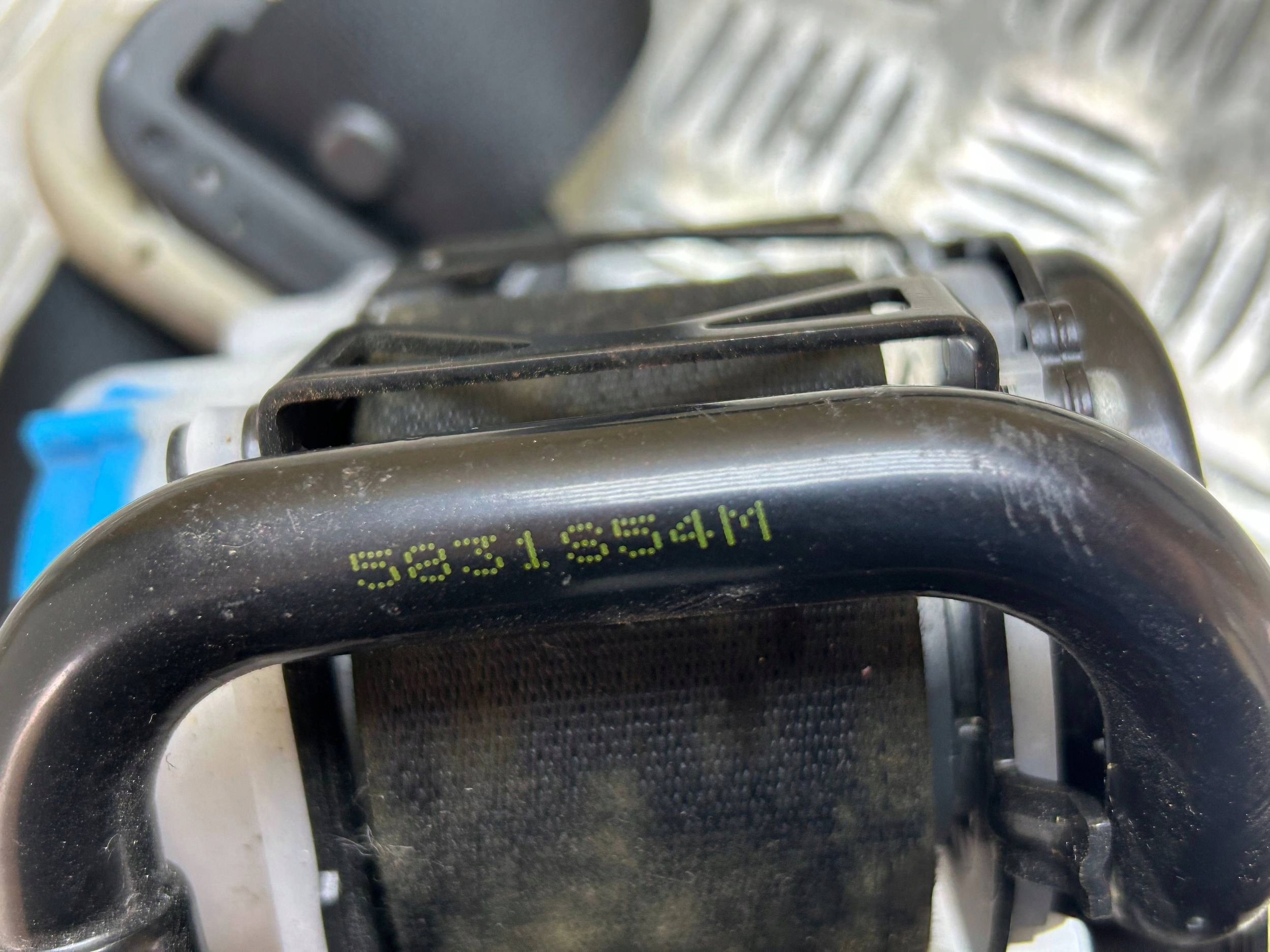 tension belt safety left front seat driver´s Mazda 6 2016 0589P1000146