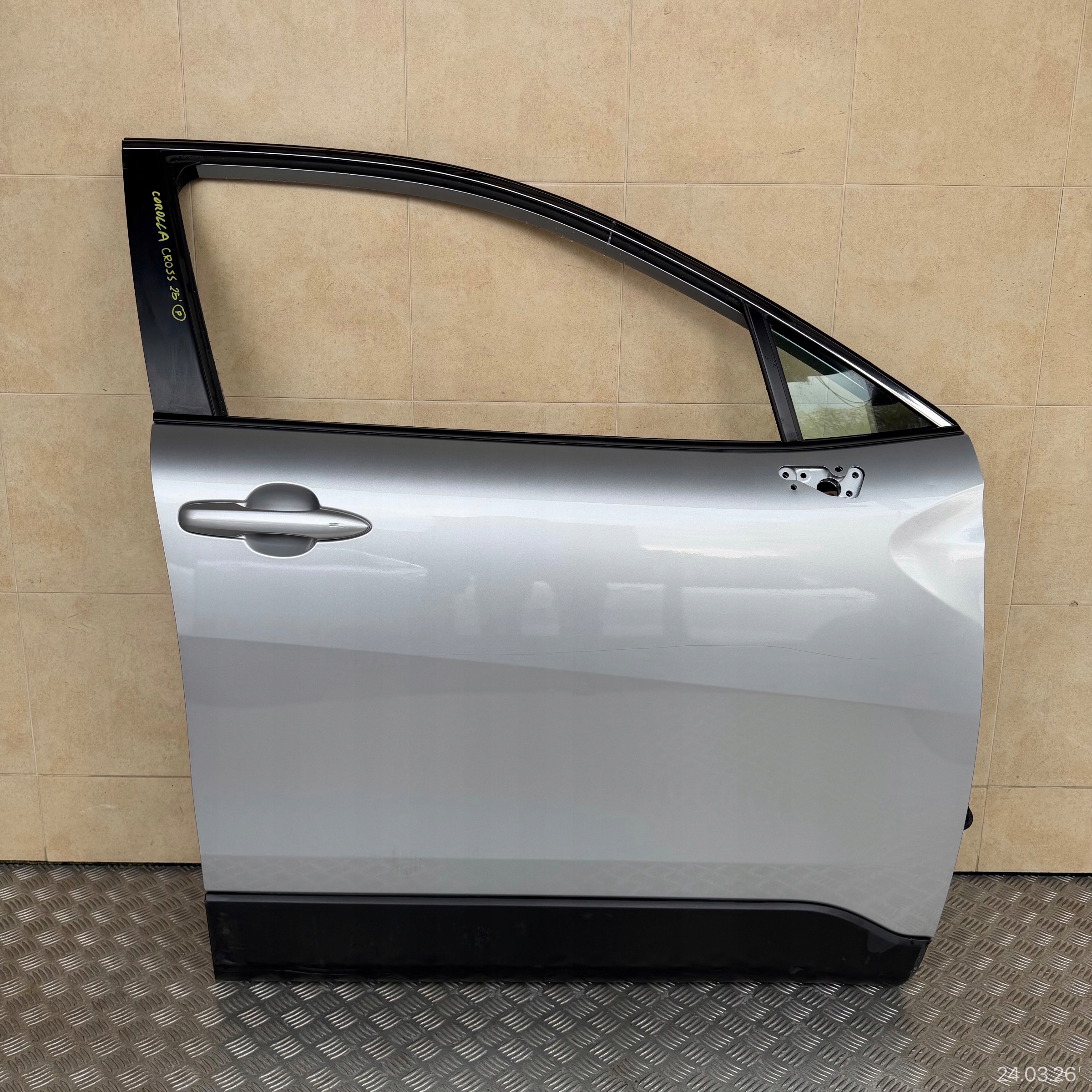 door complete front right TOYOTA COROLLA CROSS 2025 ROK