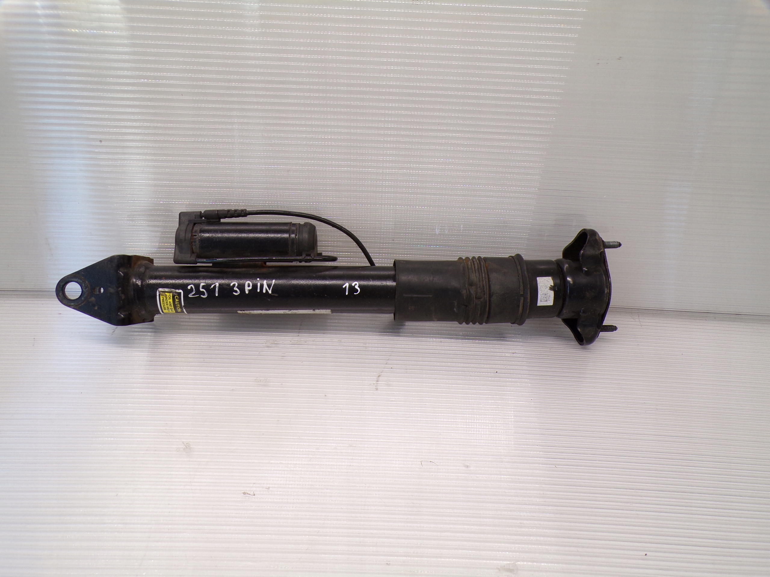 AMORTYZATOR AIRMATIC PRAWY LEWY TYŁ MERCEDES W164 X164 GL W251