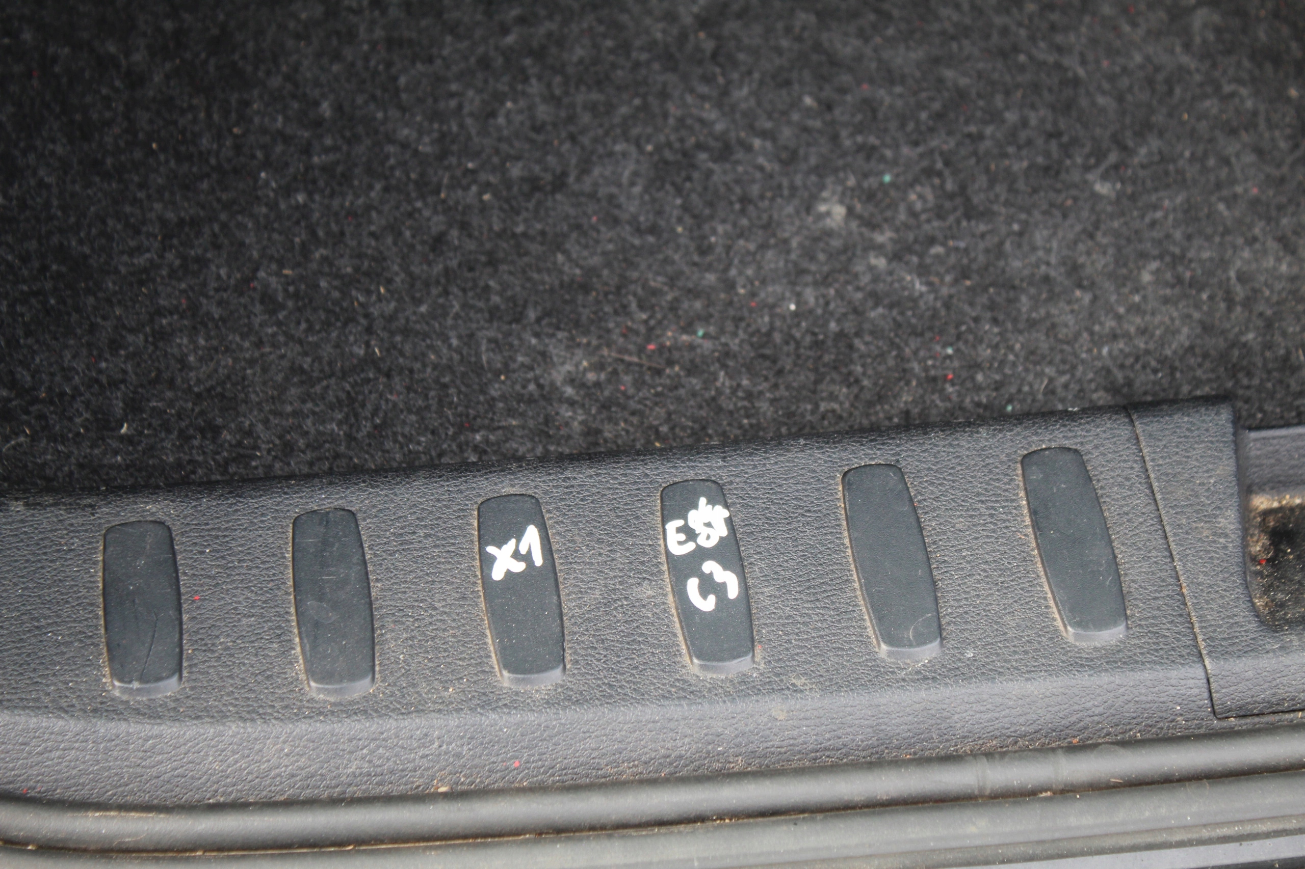 WYKŁADZINA TAPICERKA BAGAŻNIKA BMW X1 E84 Numer katalogowy producenta WYKŁADZINA TAPICERKA BAGAŻ