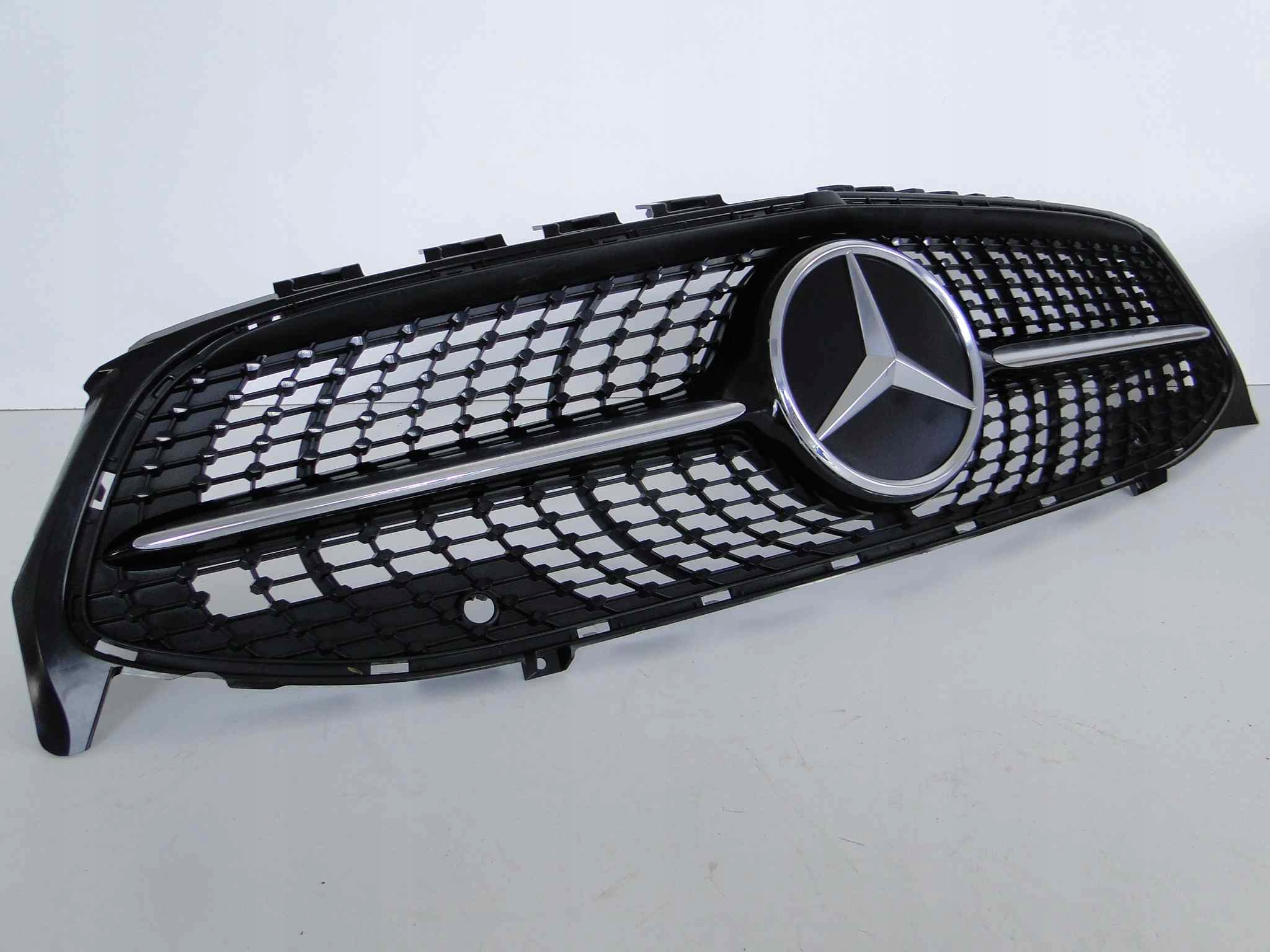 MERCEDES CLA 118 GRILL ATRAPA DIAMENT RADAR ORYG Producent części Mercedes-Benz OE