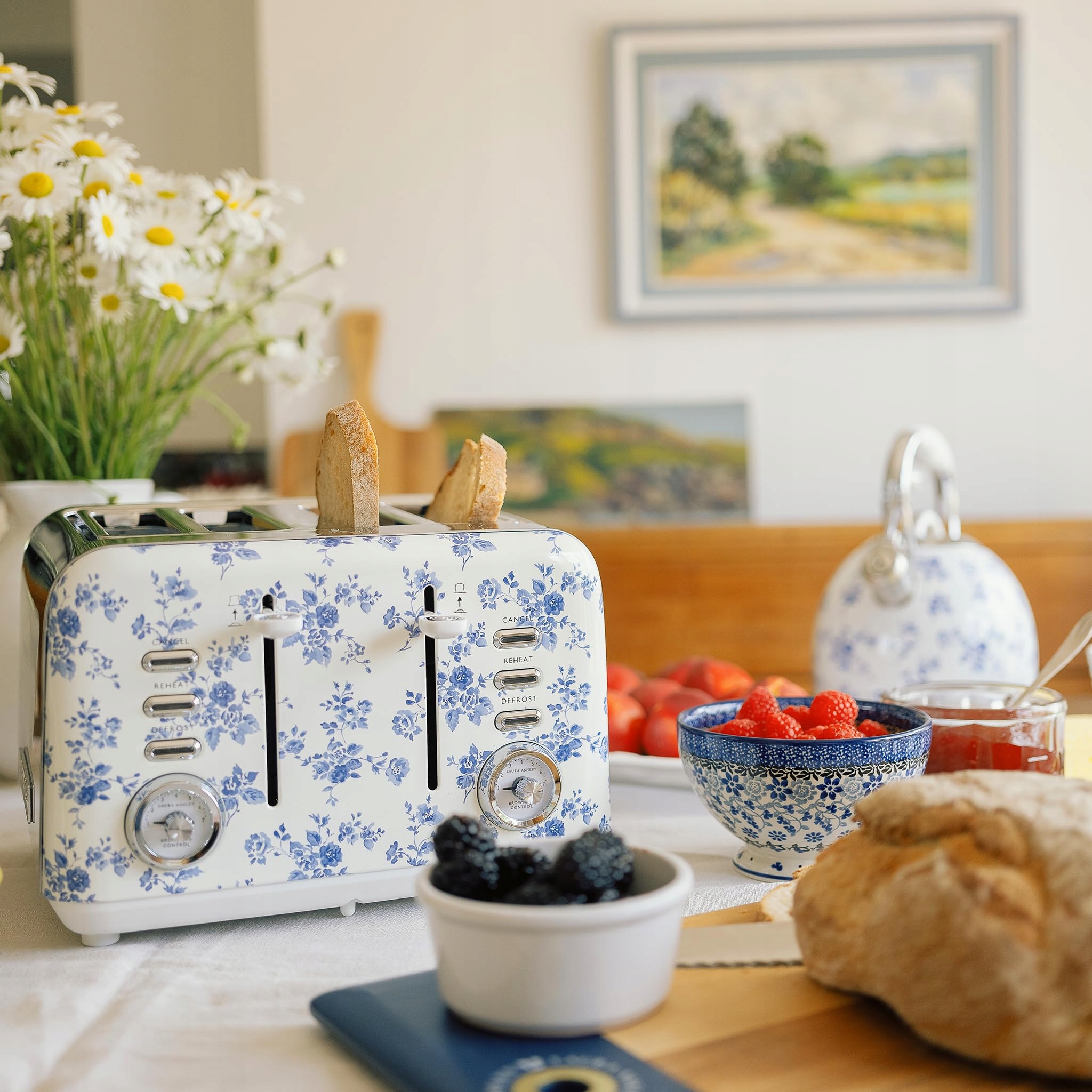 Laura Ashley 4-Slice Toaster: Adjustable, Reheat, Defrost, Vintage Steel — miniatura 8