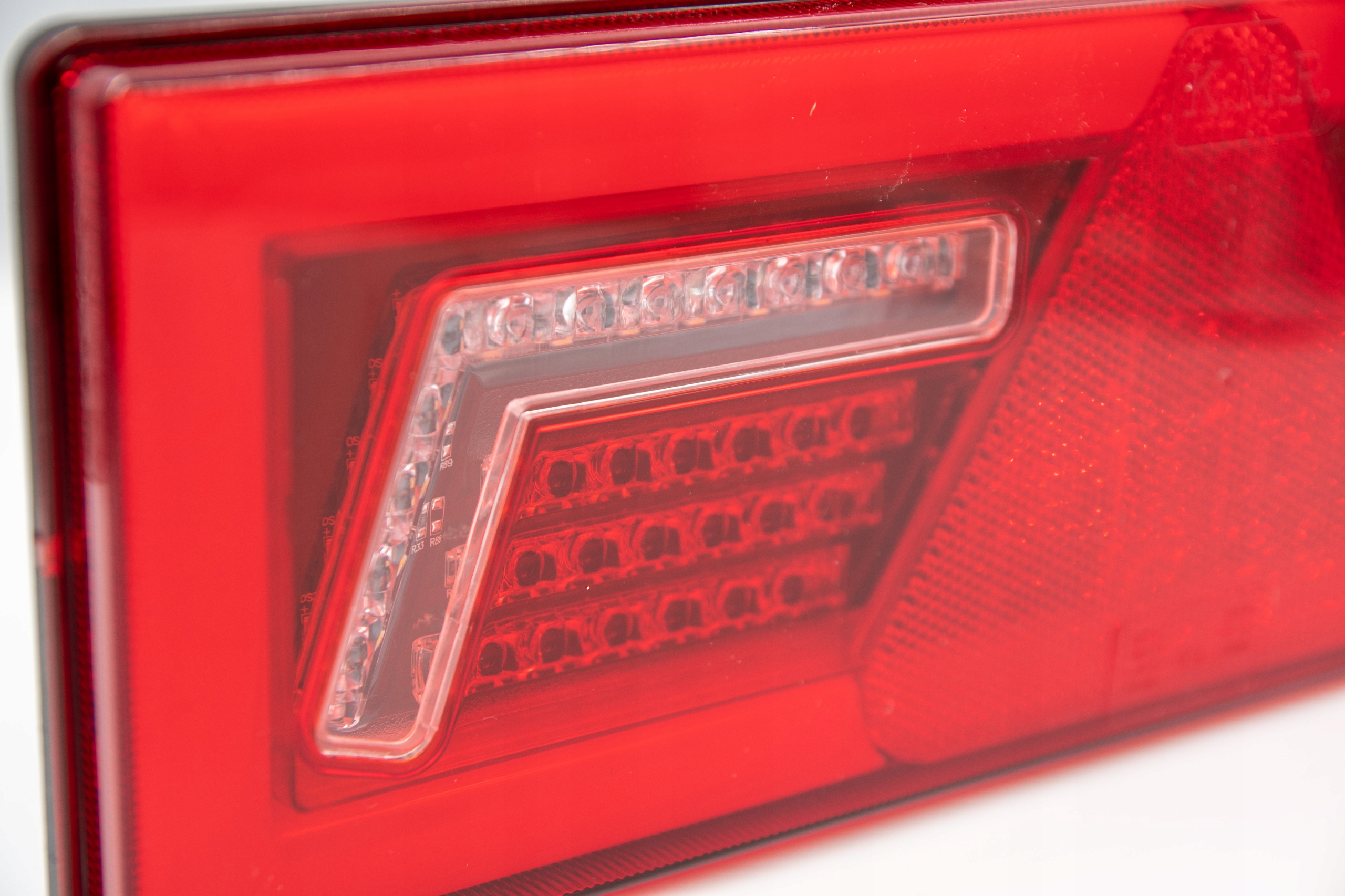 Lampa zespolona tylna LED DIODOWA przyczepy KPL Part number L1859 L1860