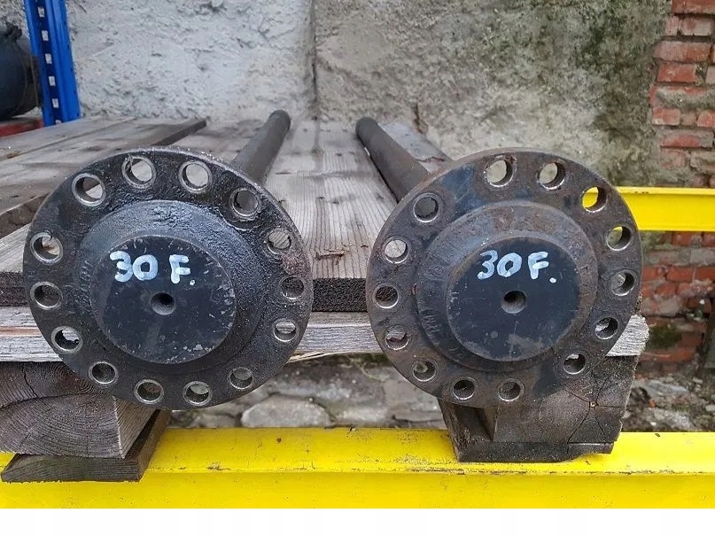 ПОЛУОСЬ ПРАВЫЙ ЛЕВЫЙ DAF 45 LF 17,5 30 РЕЗЦОВ