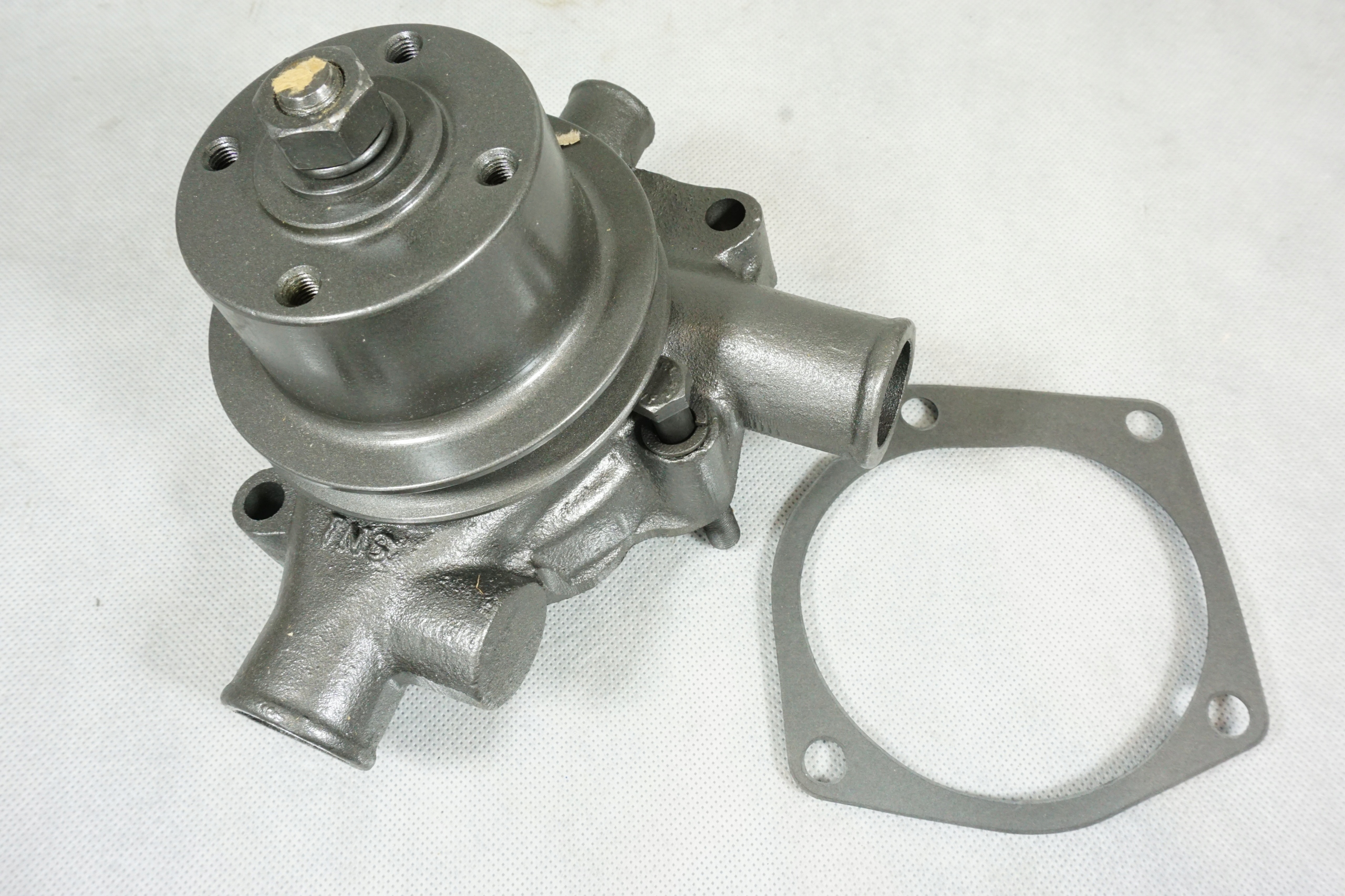 POMPA WODY MANITOU PERKINS U5MW0010 U5MW0055 Numery katalogowe zamienników 731807M92 WP1617 U5MW89 U5MW61 U5MW55 U5MW10 U5MW0089 U5MW0061 U5MW0055 U5MW0010 S60147 S40036 PU5MW61 PU5MW55 PU5MW10