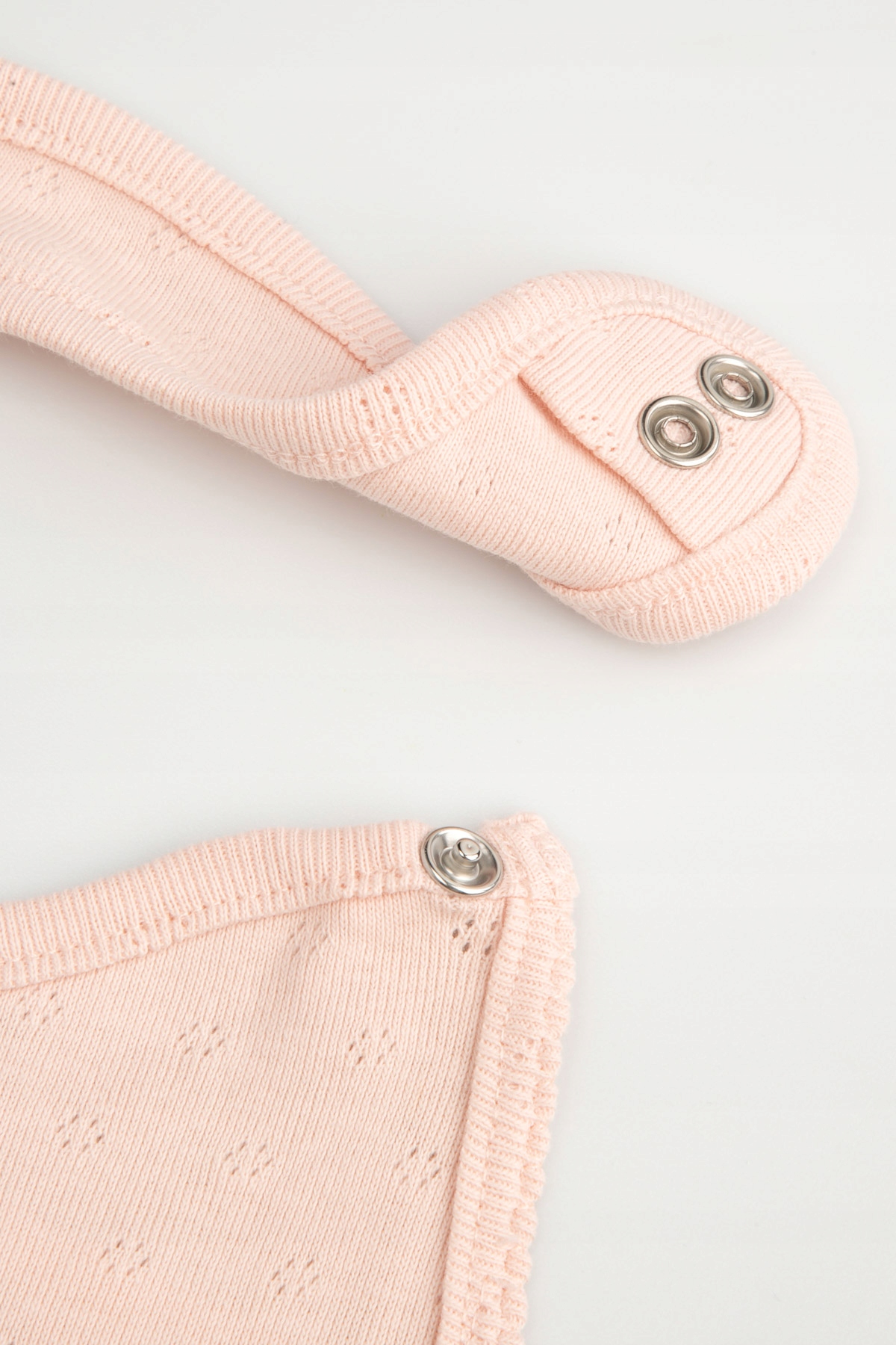 Śliniak bawełniany Różowy Śliniaczek Coccodrillo WC4 Kod producenta 5904986346112