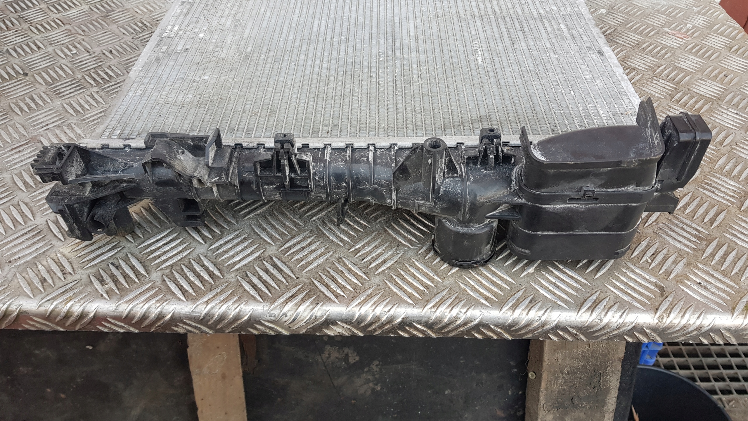 MERCEDES W220 water cooler 3.2 CDI VALEO