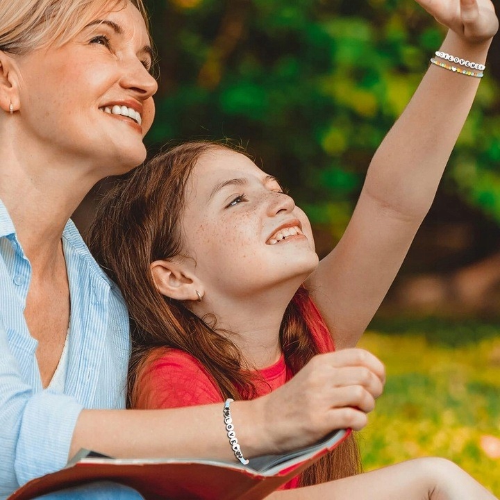DUŻY ZESTAW KORALIKÓW DO ROBIENIA BRANSOLETEK BIŻUTERII PUDEŁKO 35000szt Materiał metal plastik