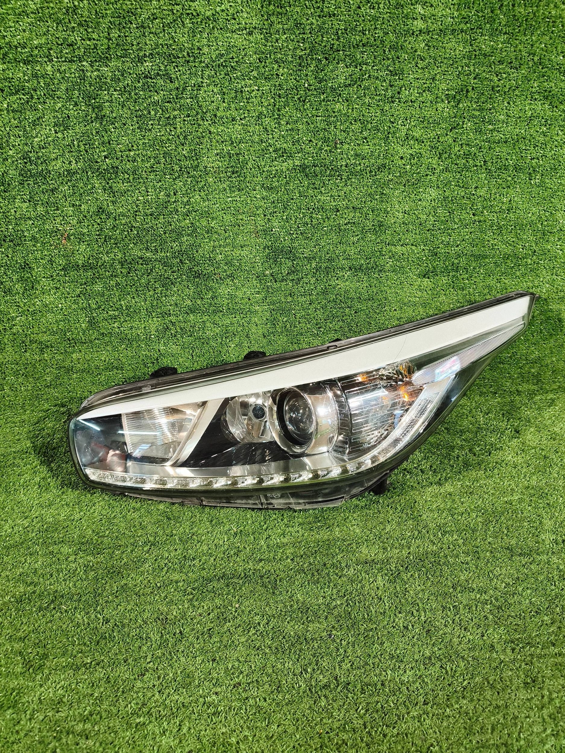 REFLEKTOR left front KIA CEED II 12- LED NR.R1497