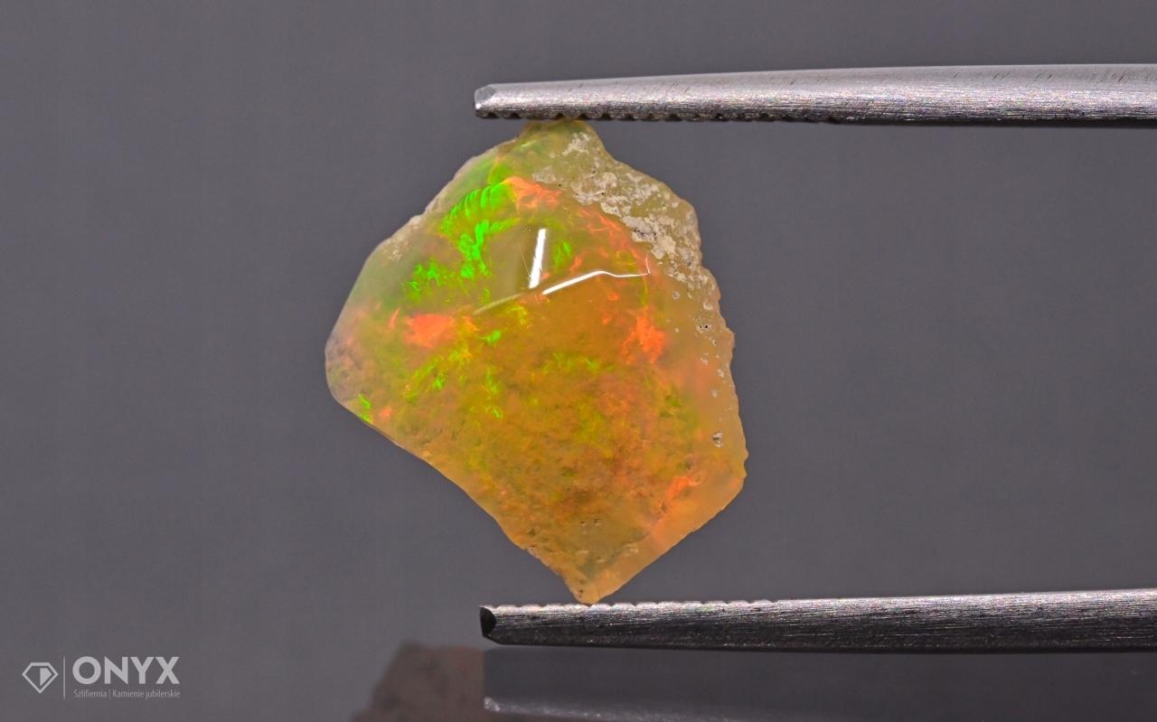 Opal z Etiopie hrudky 12x10 mm