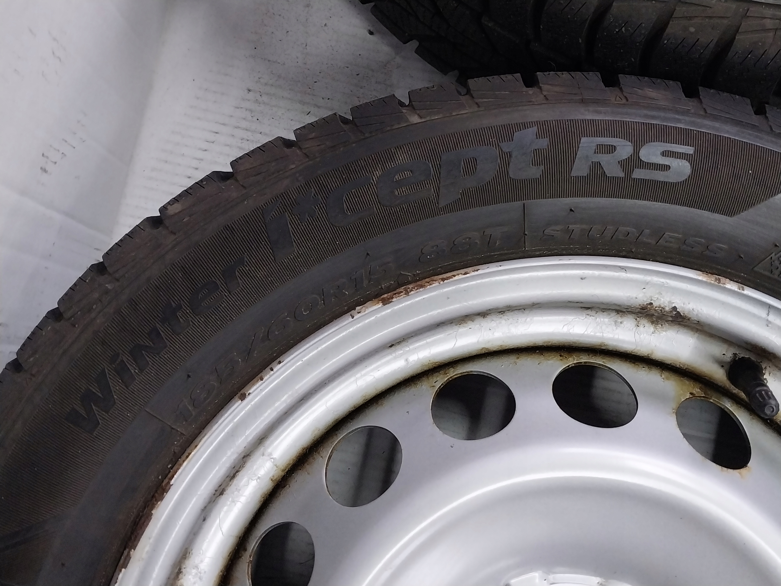 Koła K1473 Renault 4x100 185 /60 /R15 et36 5,5jx15 zima stalowe Otwór centralny (mm) 60,1