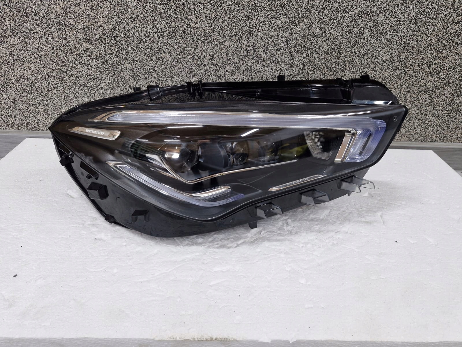 light right Mercedes CLA W118 Full Led Multibeam Led