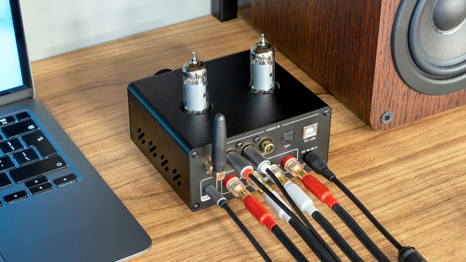 WZMACNIACZ LAMPOWY STEREO MAŁY MOCNY 2 X 100W BLUETOOTH 5.0 A60 Szerokość produktu 13 cm