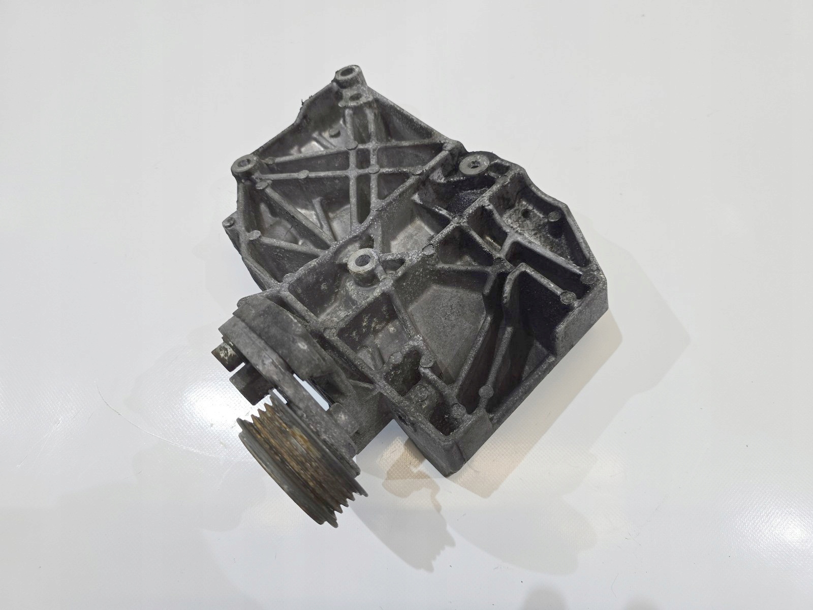 ŁAPA KOMPRESORA KLIMATYZACJI VW PASSAT B5 LIFT 1.9 TDI 038260885C