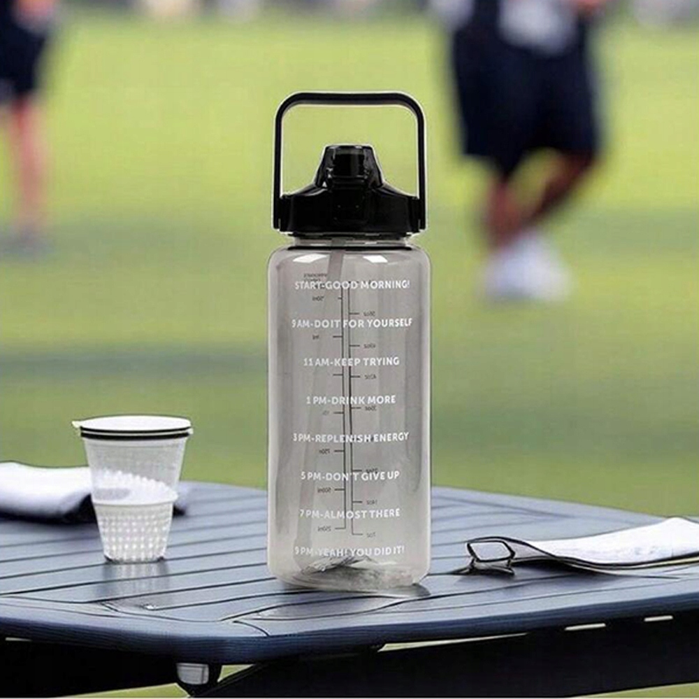 BUTELKA SPORTOWA DO PICIA 2 L ZE UCHWYTEM NA GÓRZE DO KEMPINGU Materiał inny