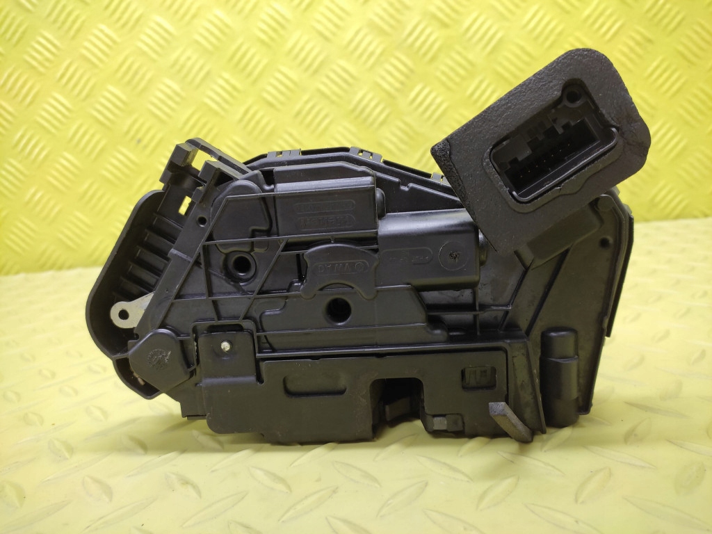 SKODA RAPID II lock front right B6A5TB837016A