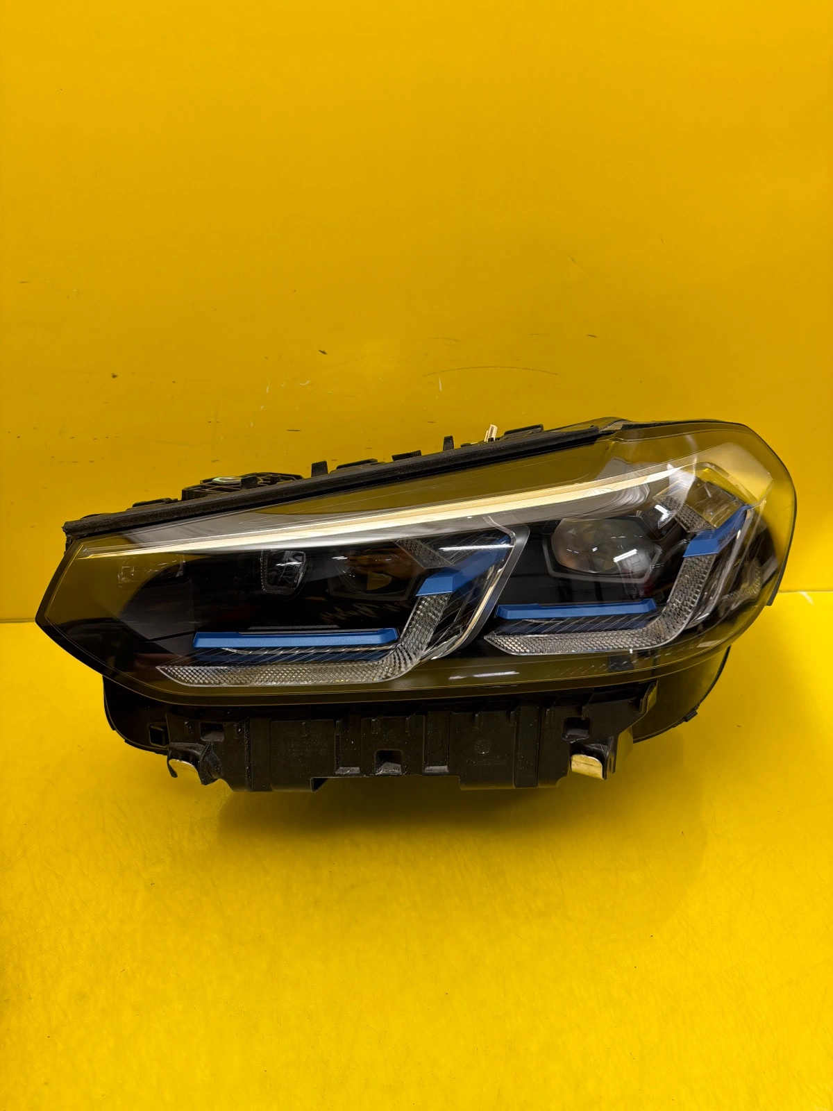 light left BMW X3 G01 Lift Laser 5A0E611-04