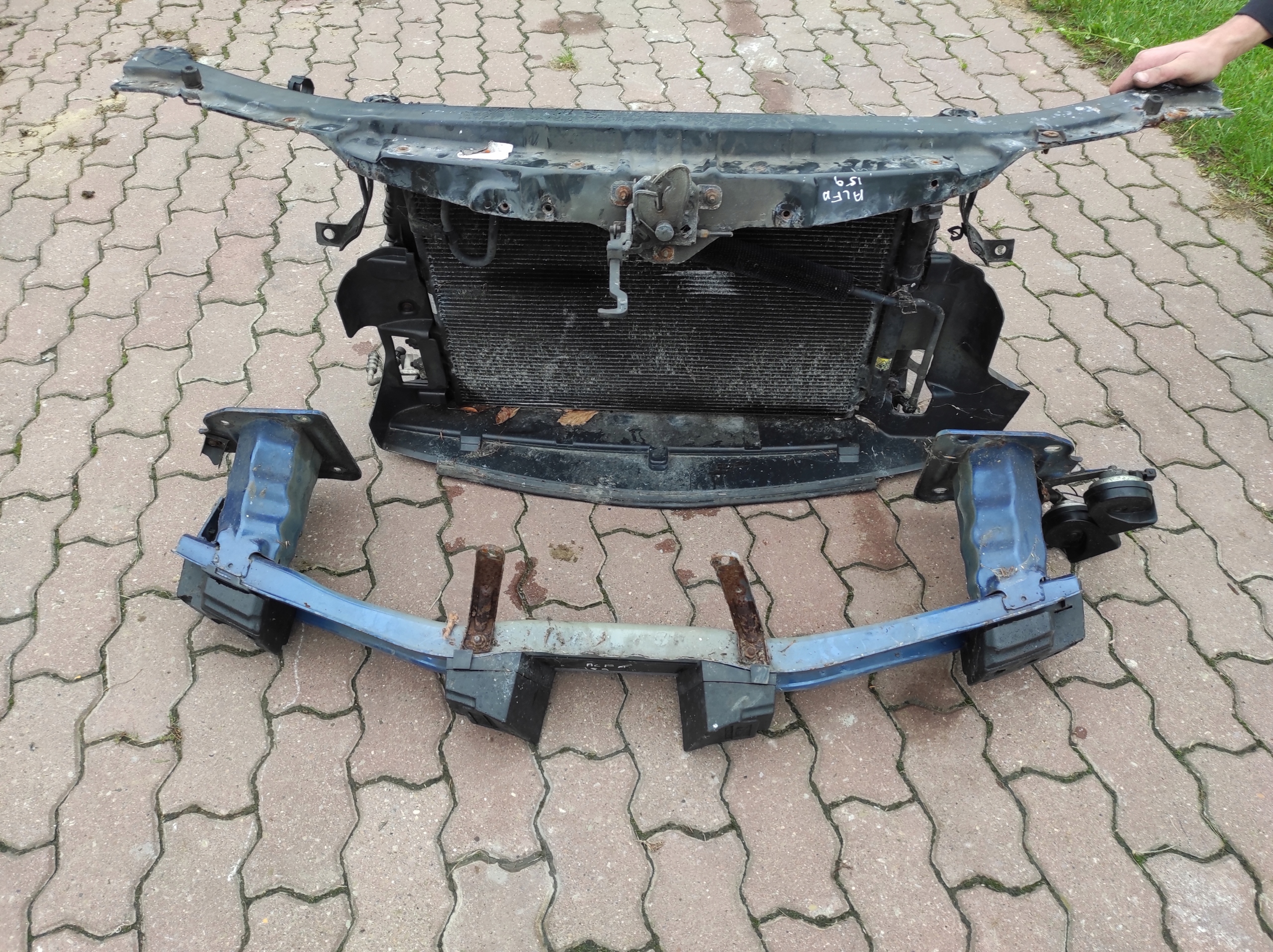 CHŁODNICA PAS PRZEDNI BELKA ALFA ROMEO 159 1,8B