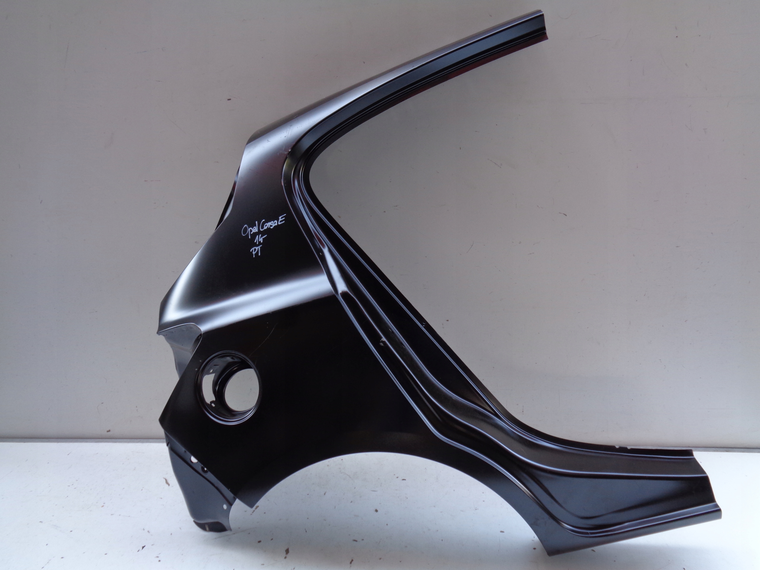 BŁOTNIK PRAWY TYLNY REPERATURKA OPEL CORSA E 14-