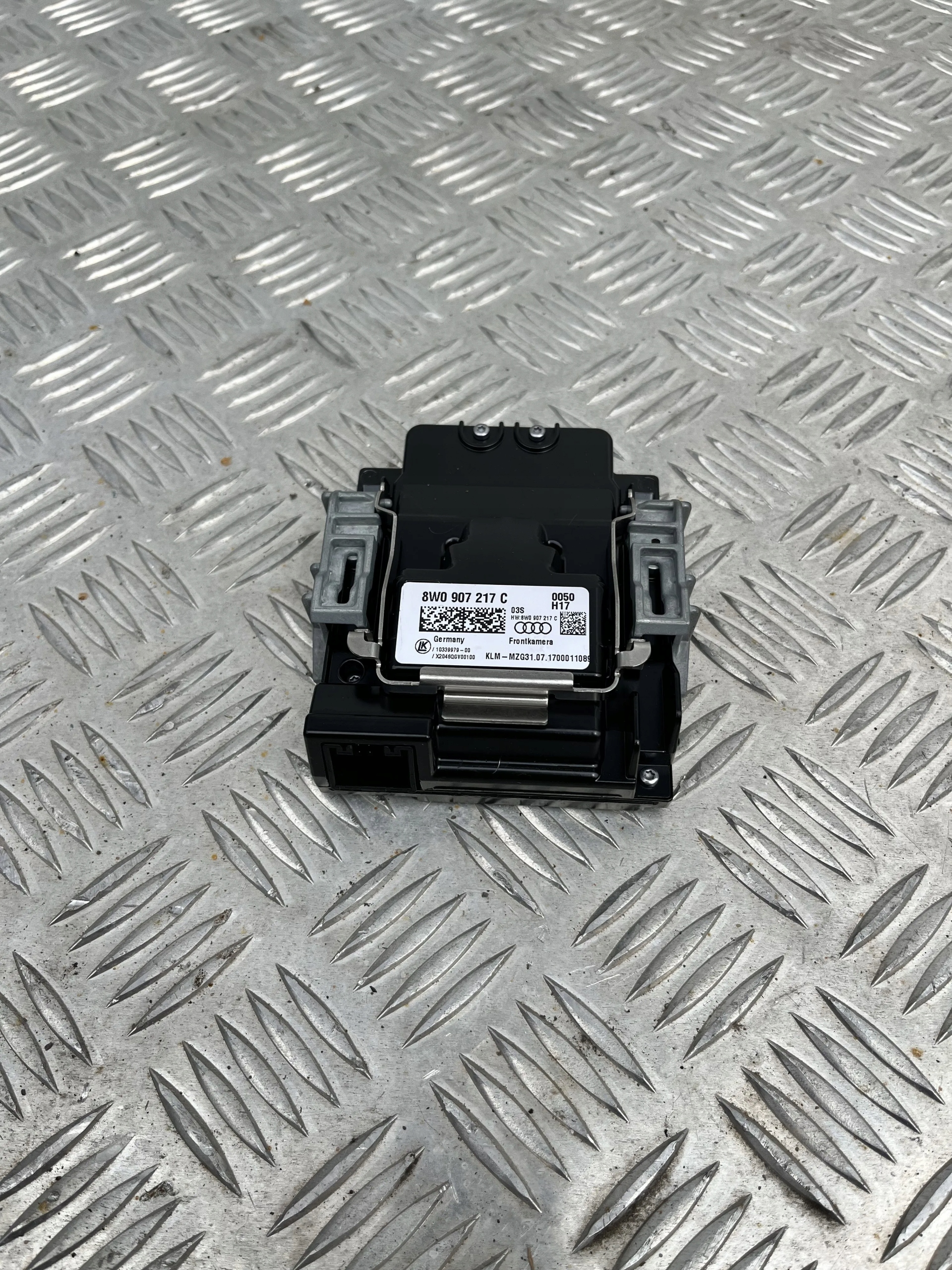 KAMERA ASYSTENT PASA RUCHU AUDI A4 B9 15- 8W0907217C