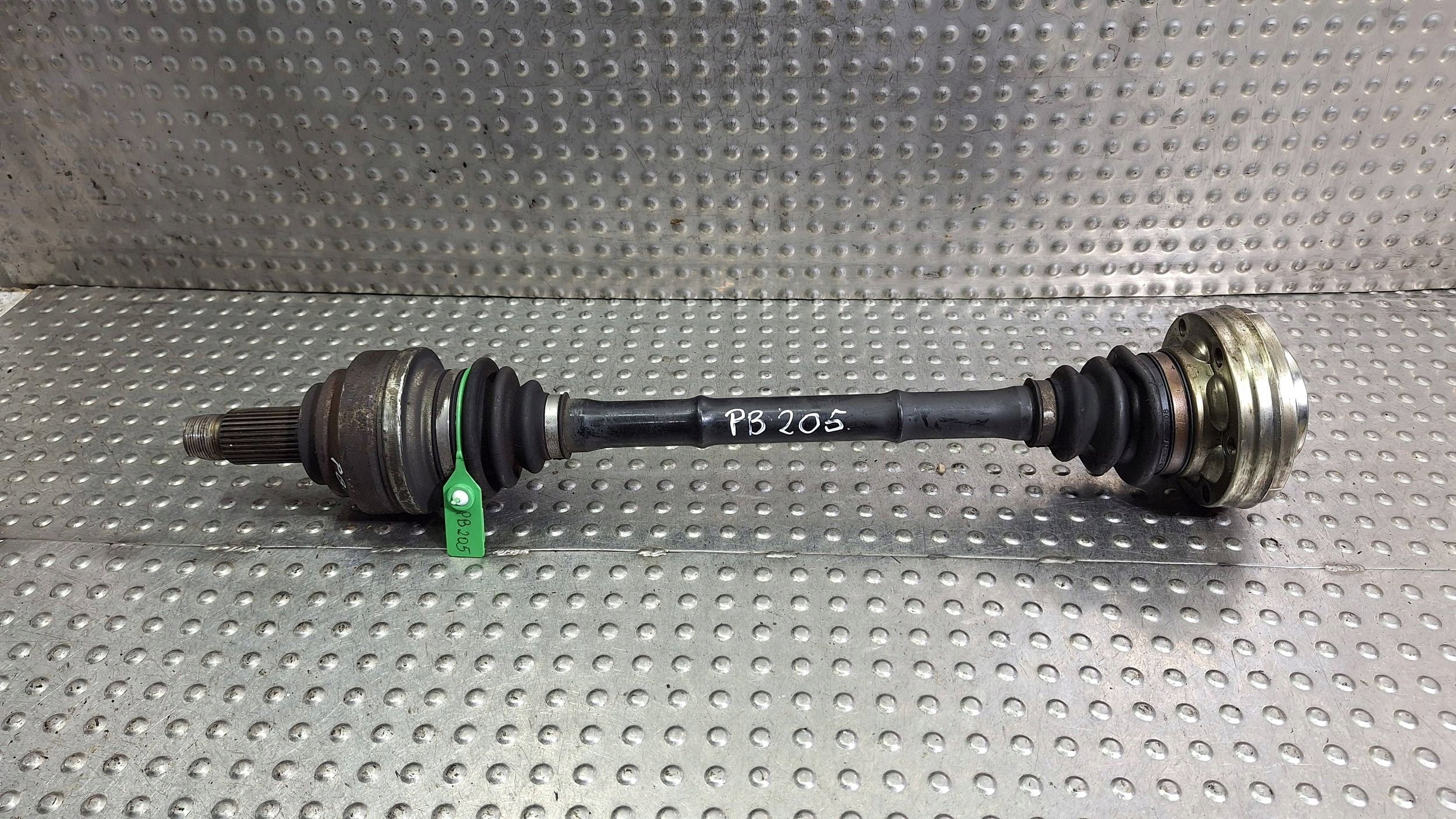 semi-axis left rear part 7533453 BMW E87 LCI E91 E90 E92 E93 330D N57