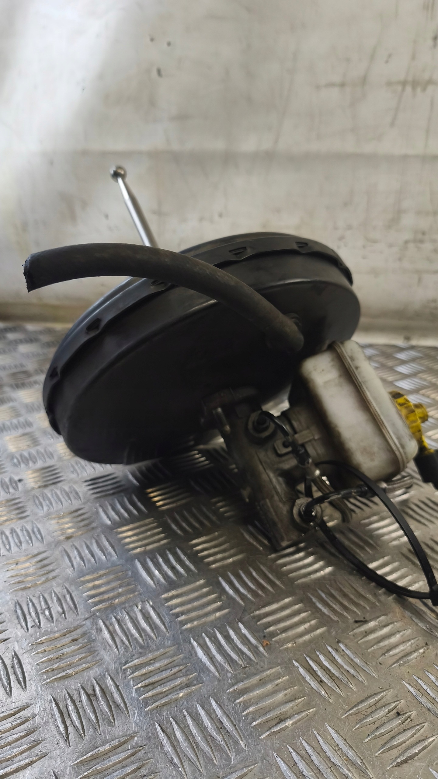 servo freno SEAT LEON e 2001r 1.6B 21027099