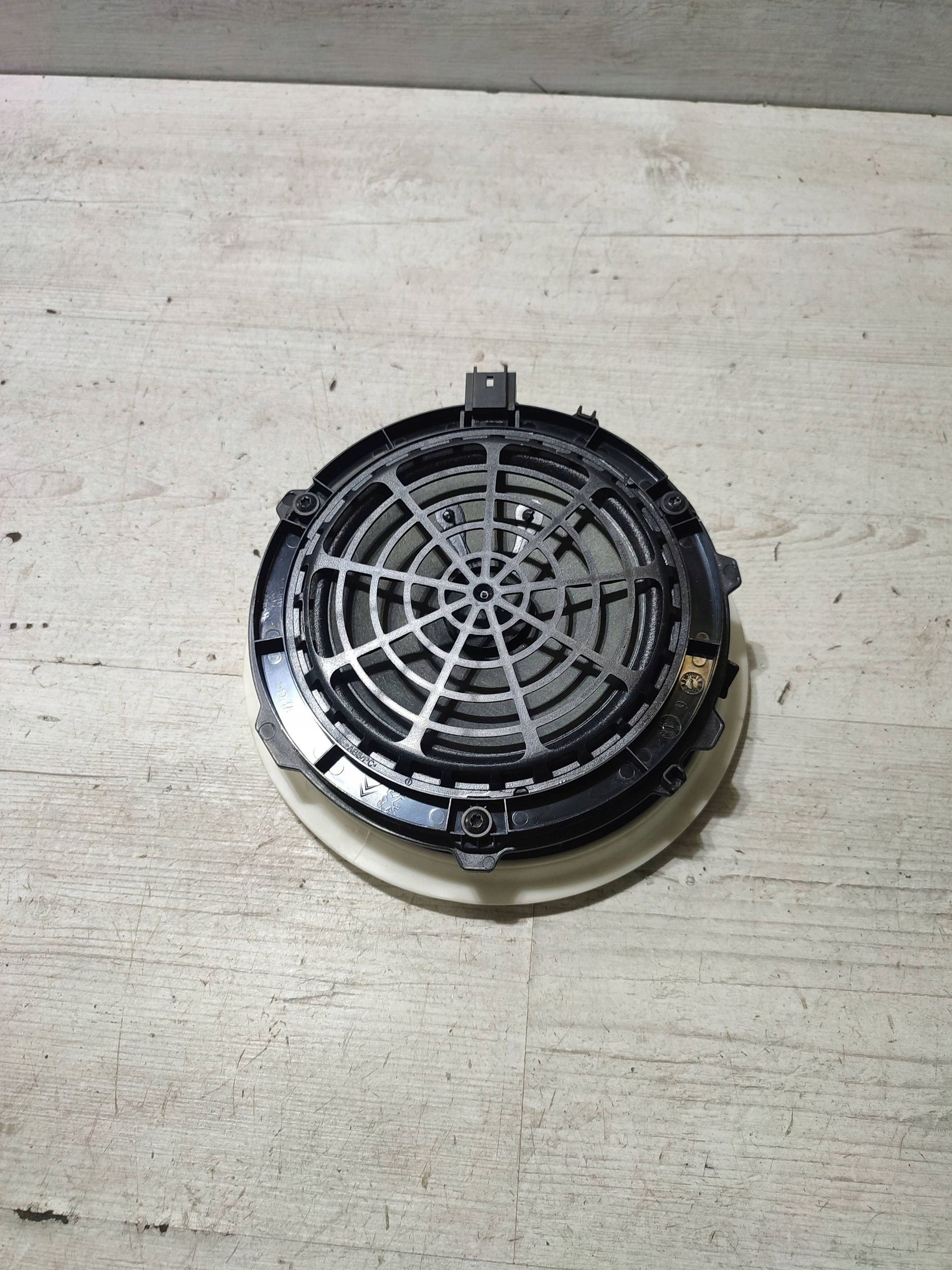 Peugeot 308 2019 front side right speaker door przednich