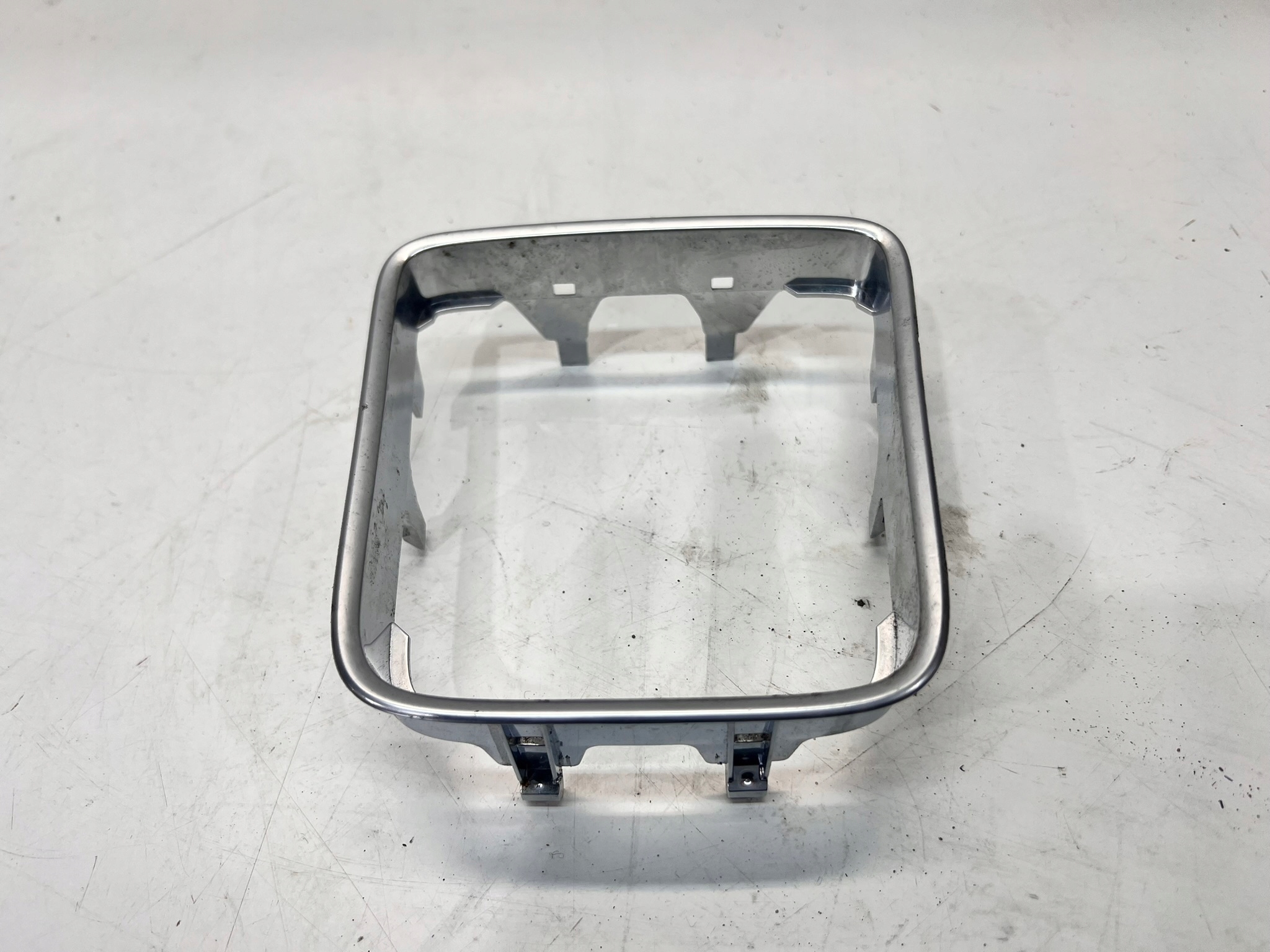 frame changes of the gear CHROM VW TIGUAN 5M0711456C