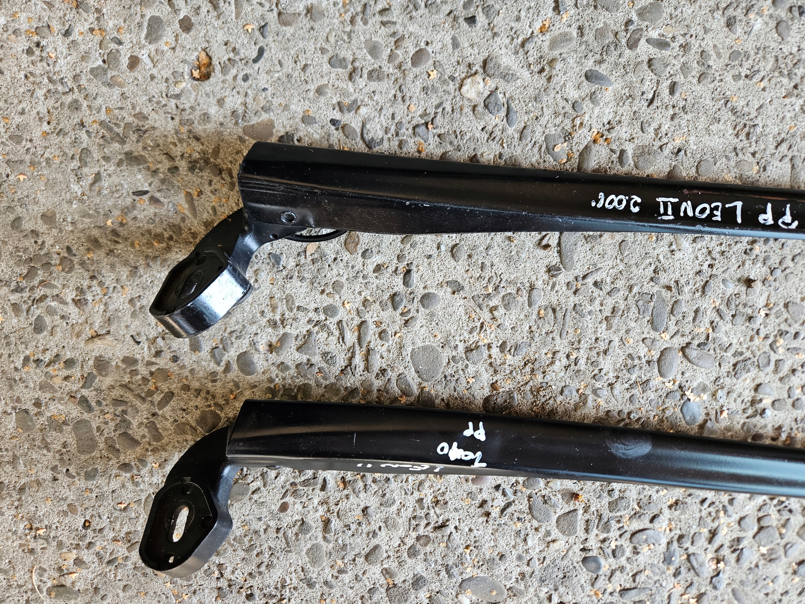 arm SEAT LEON 2 II 2005- right 1P0955410A