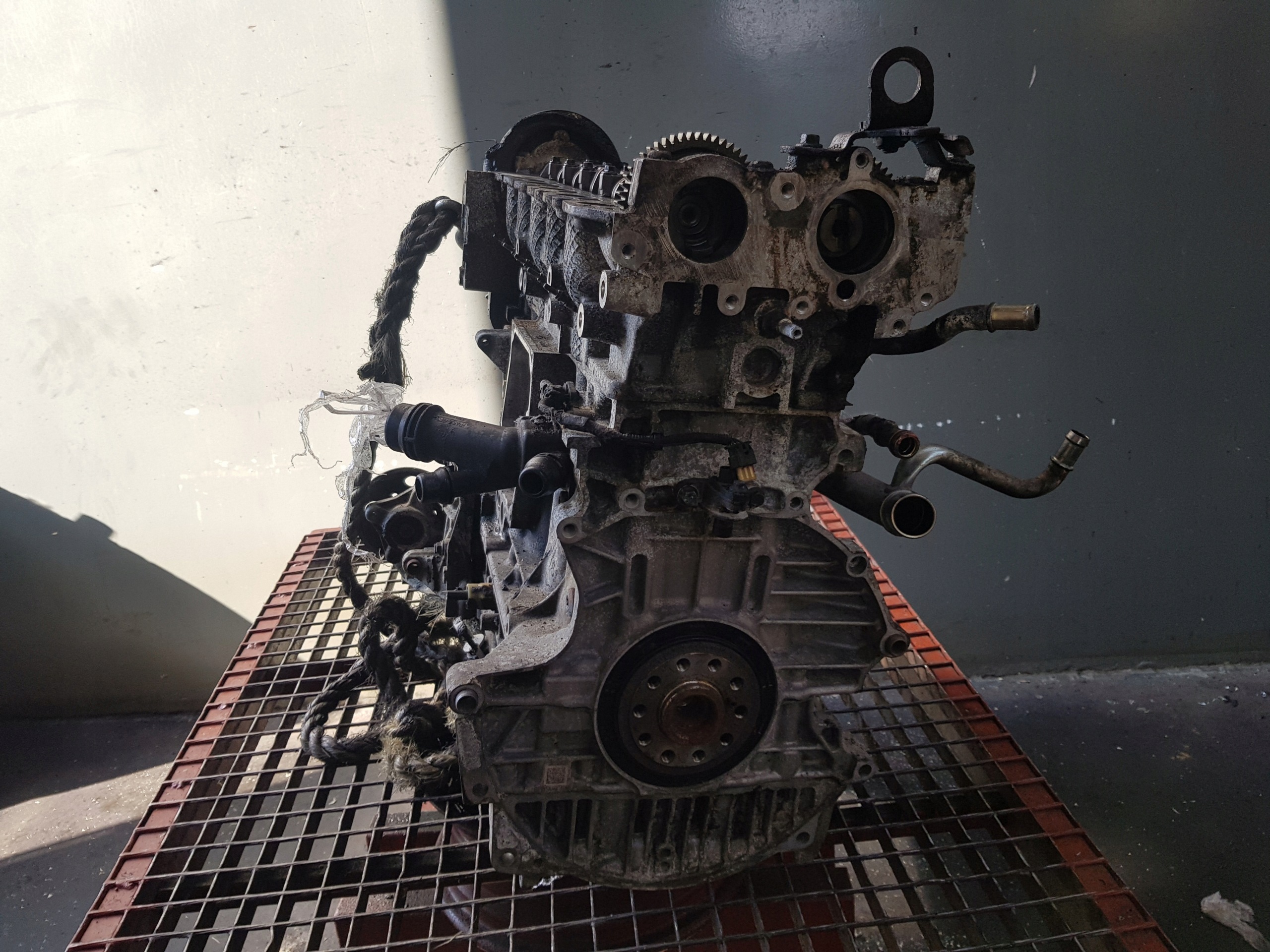 engine DIESEL- pillar VOLVO XC70 II 2.4 D4 D5244T12